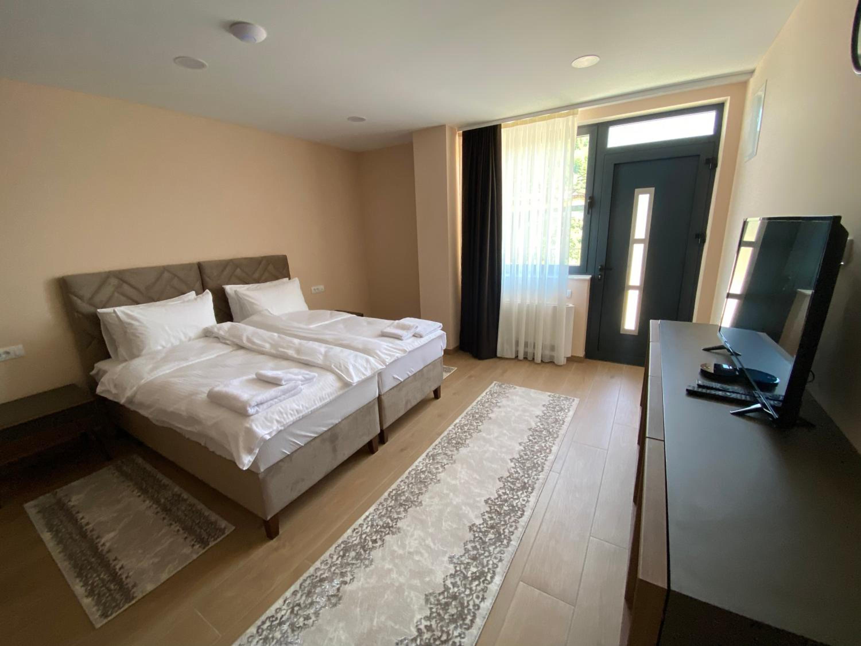 Deluxe Apartment photo 2