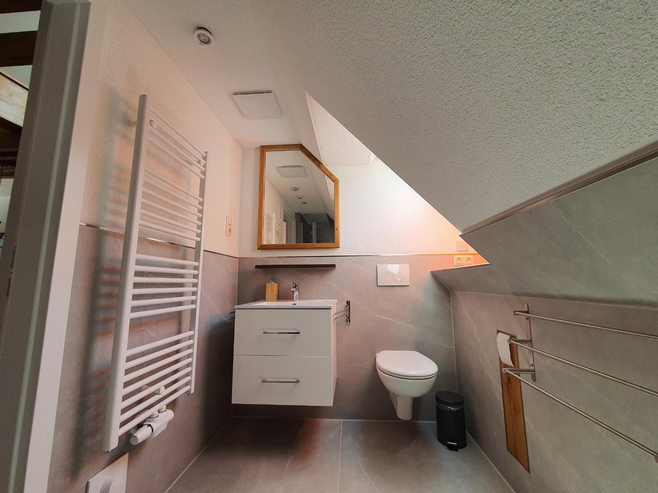 One-Bedroom Apartment photo 2
