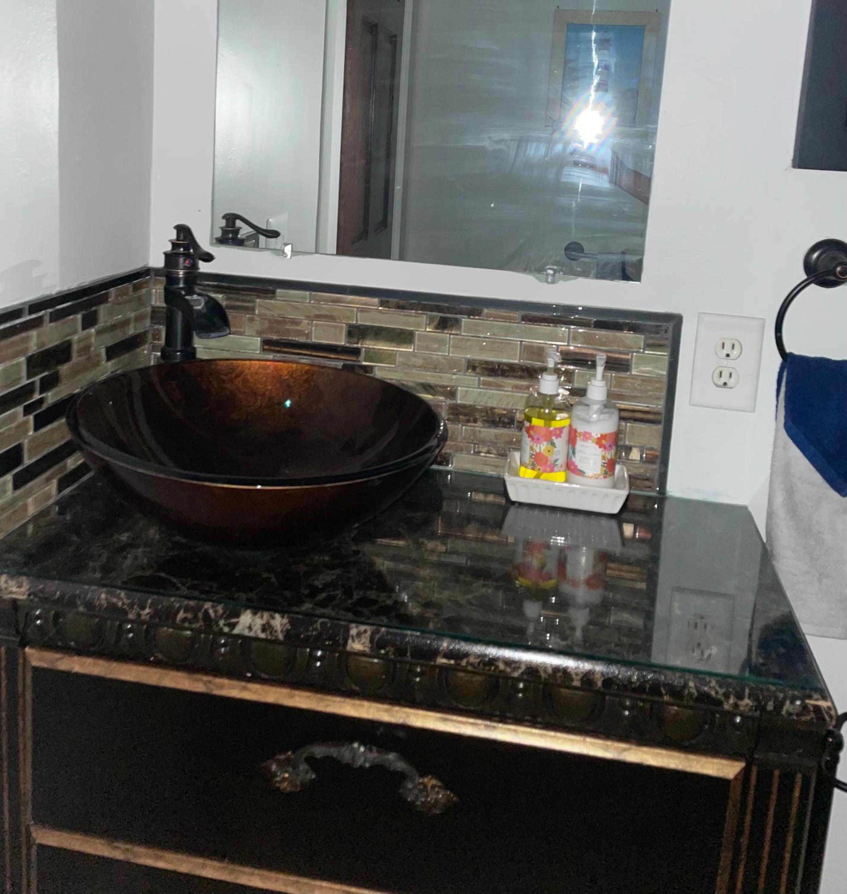 Queen Room - Photo 12