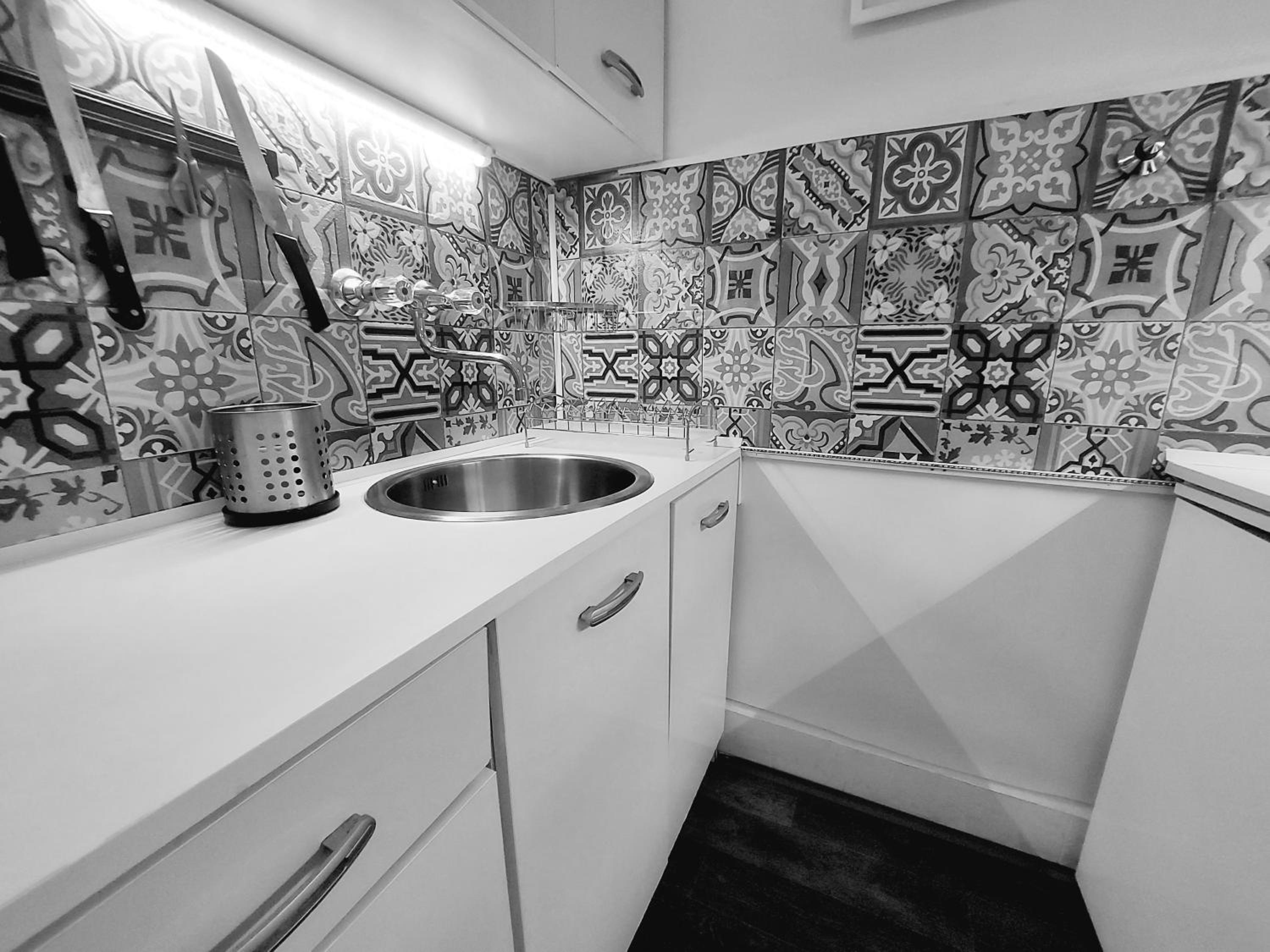 One-Bedroom Apartment - Photo 26