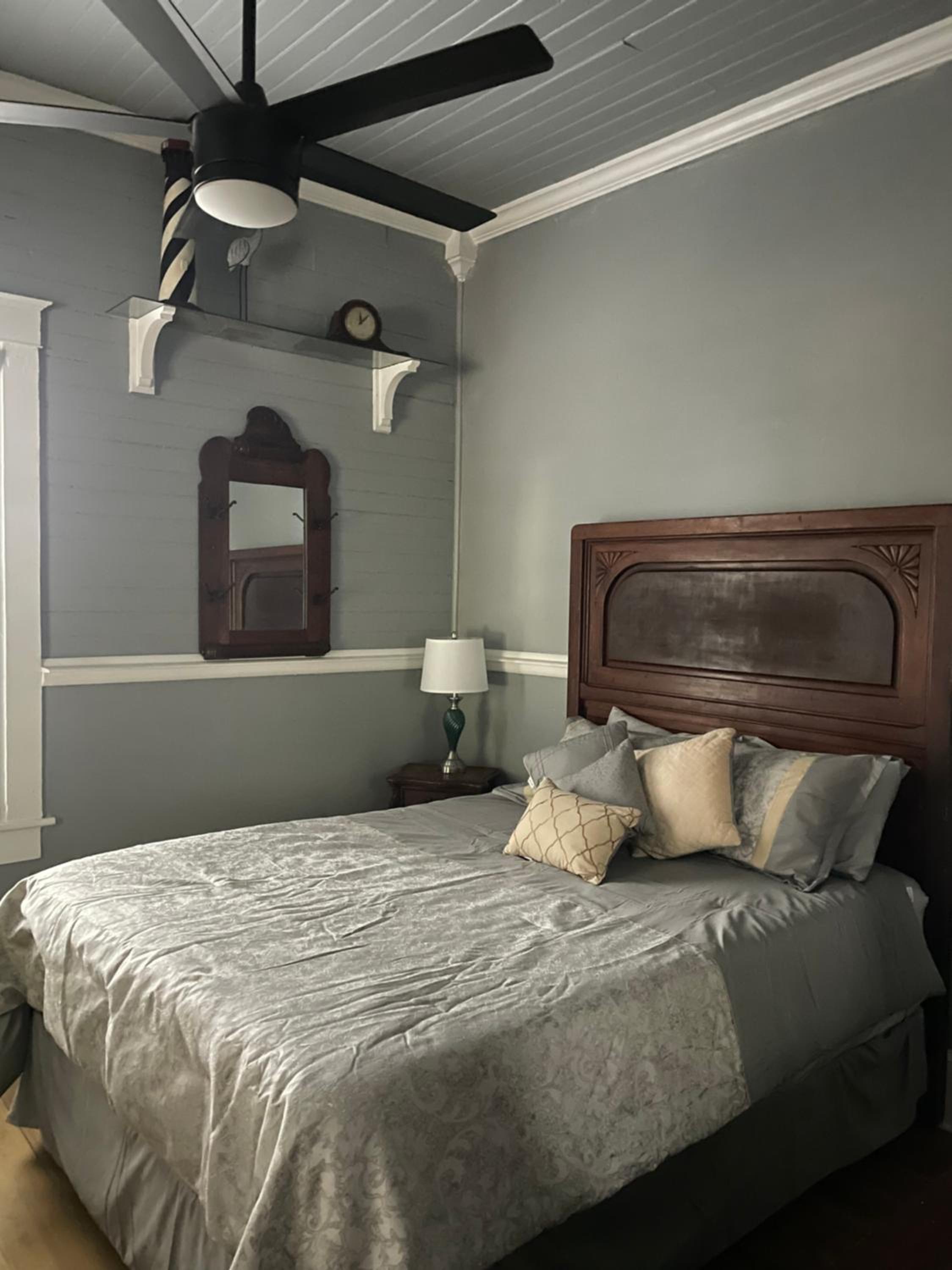Queen Room - Photo 20