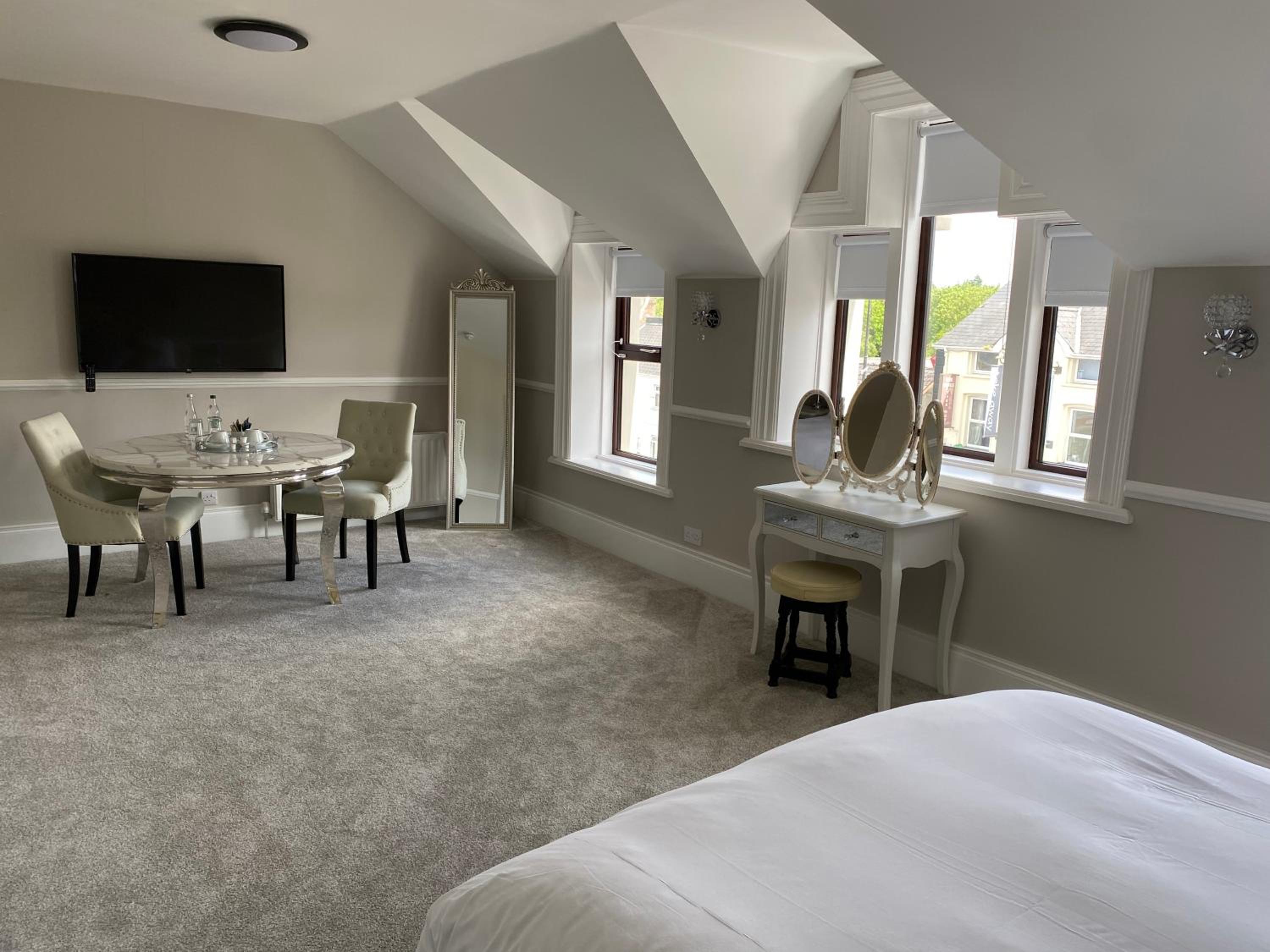 Deluxe Double Room with Bath photo 2