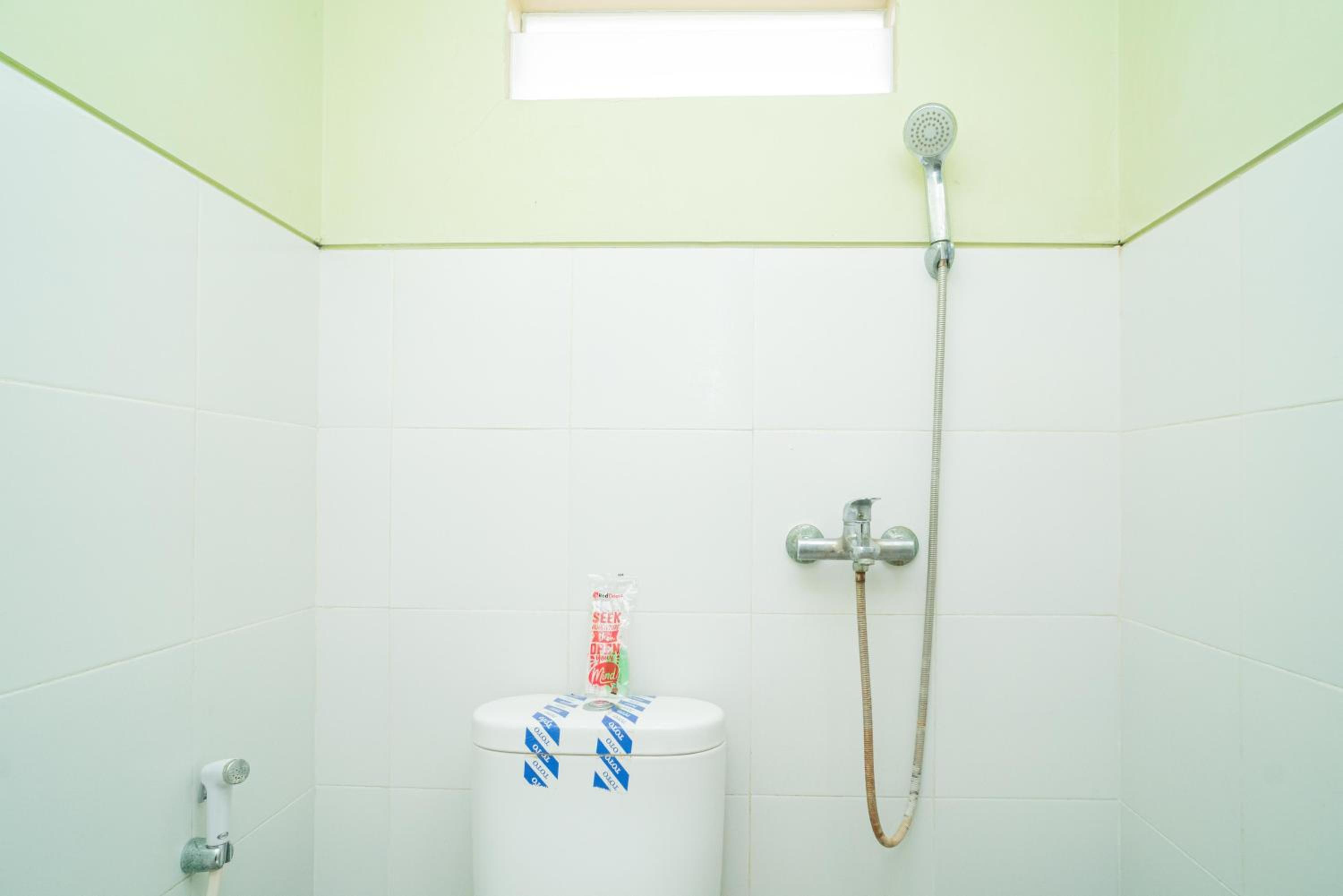 Twin Room - Photo 3