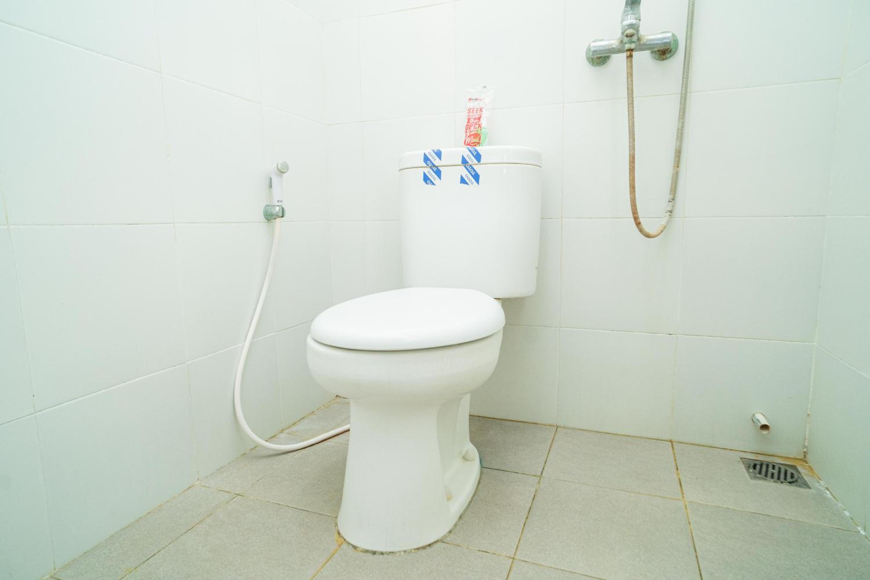 Twin Room - Photo 2