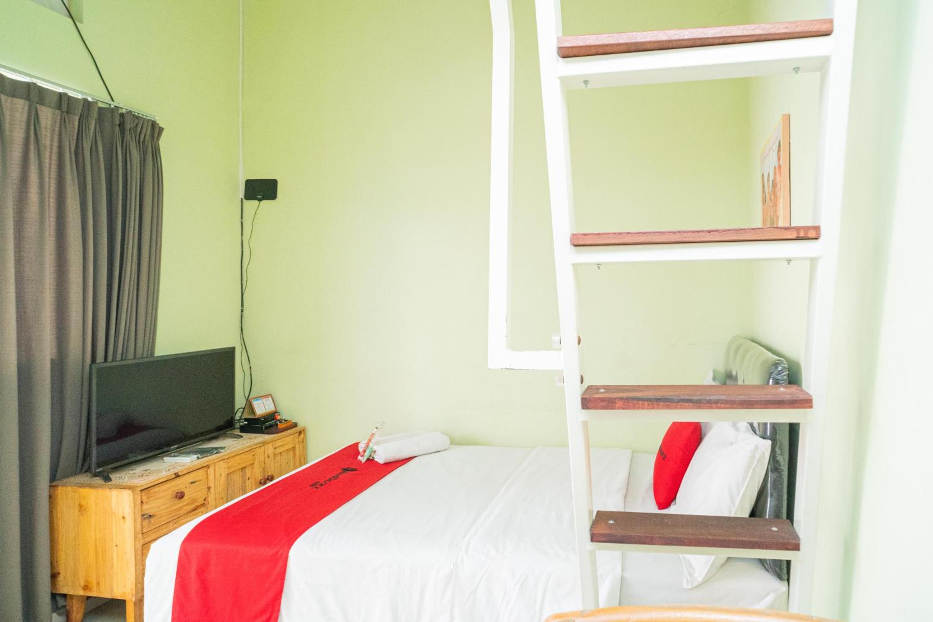 Double Room - Photo 5