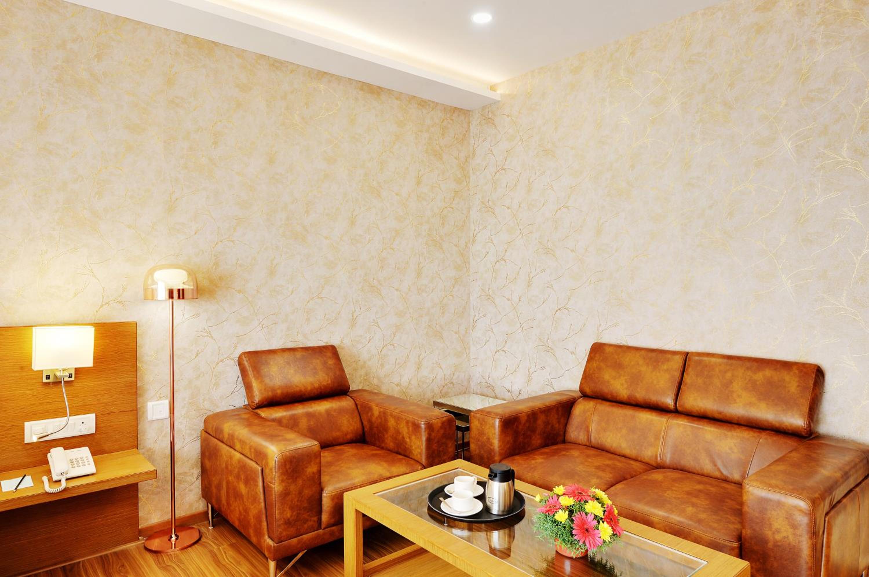 Suite - Photo 7