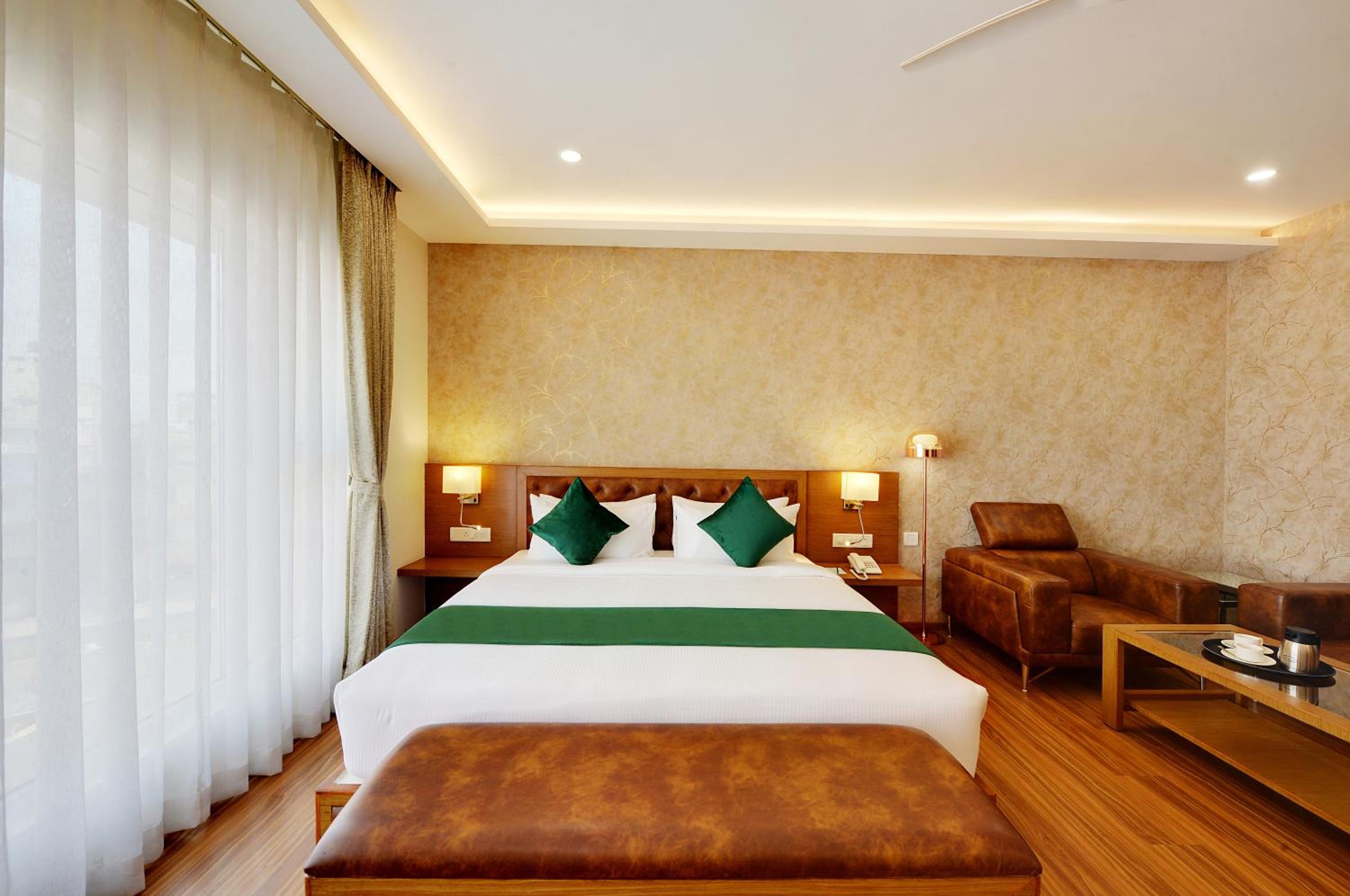 Suite - Photo 5