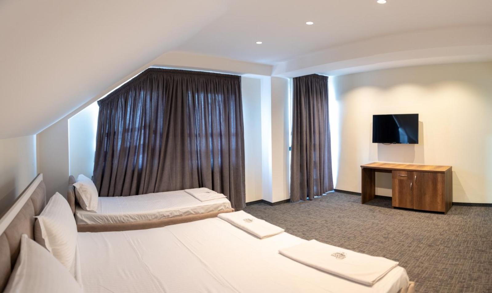 Basic Triple Room