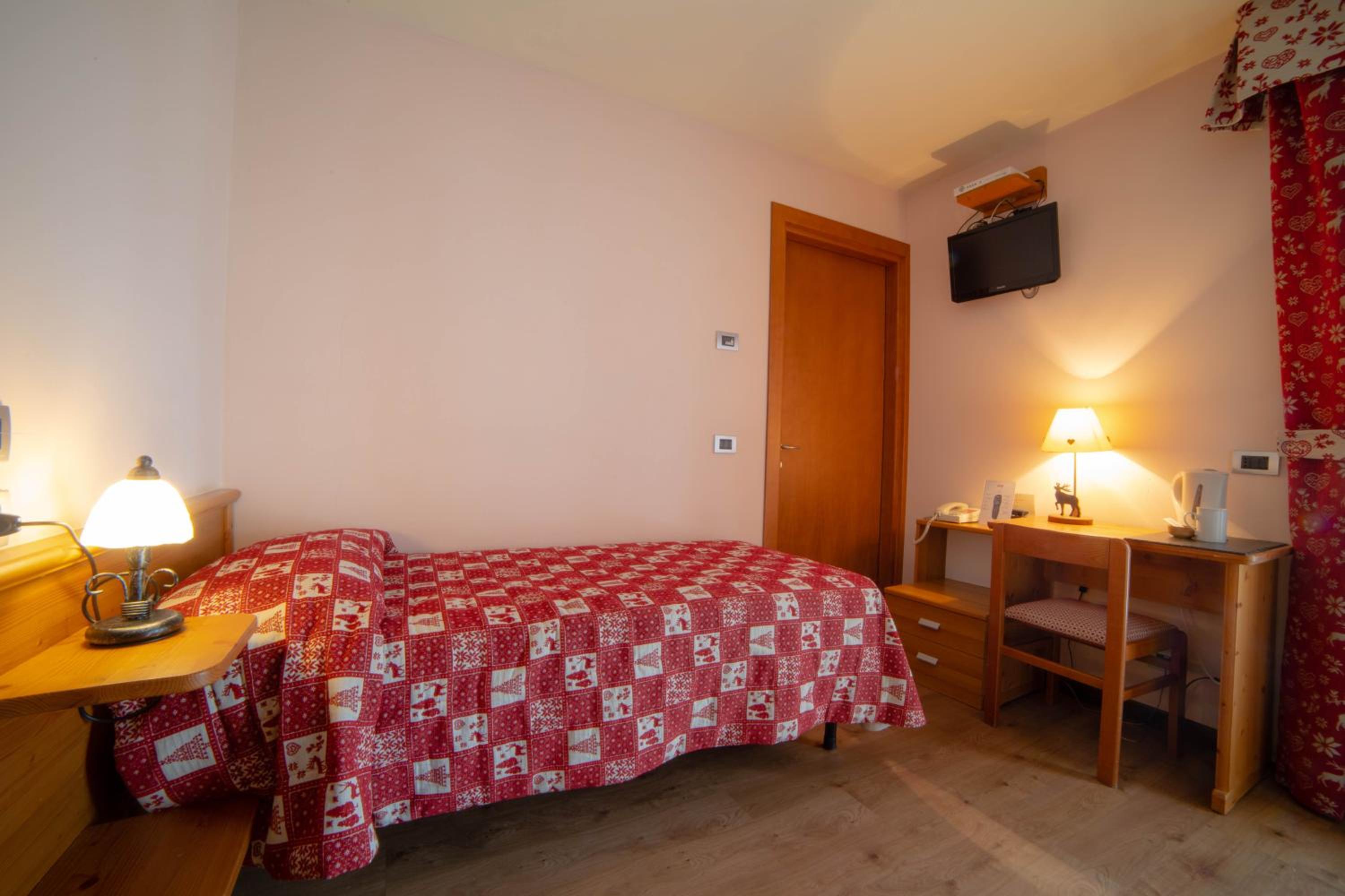 Single Room photo 3