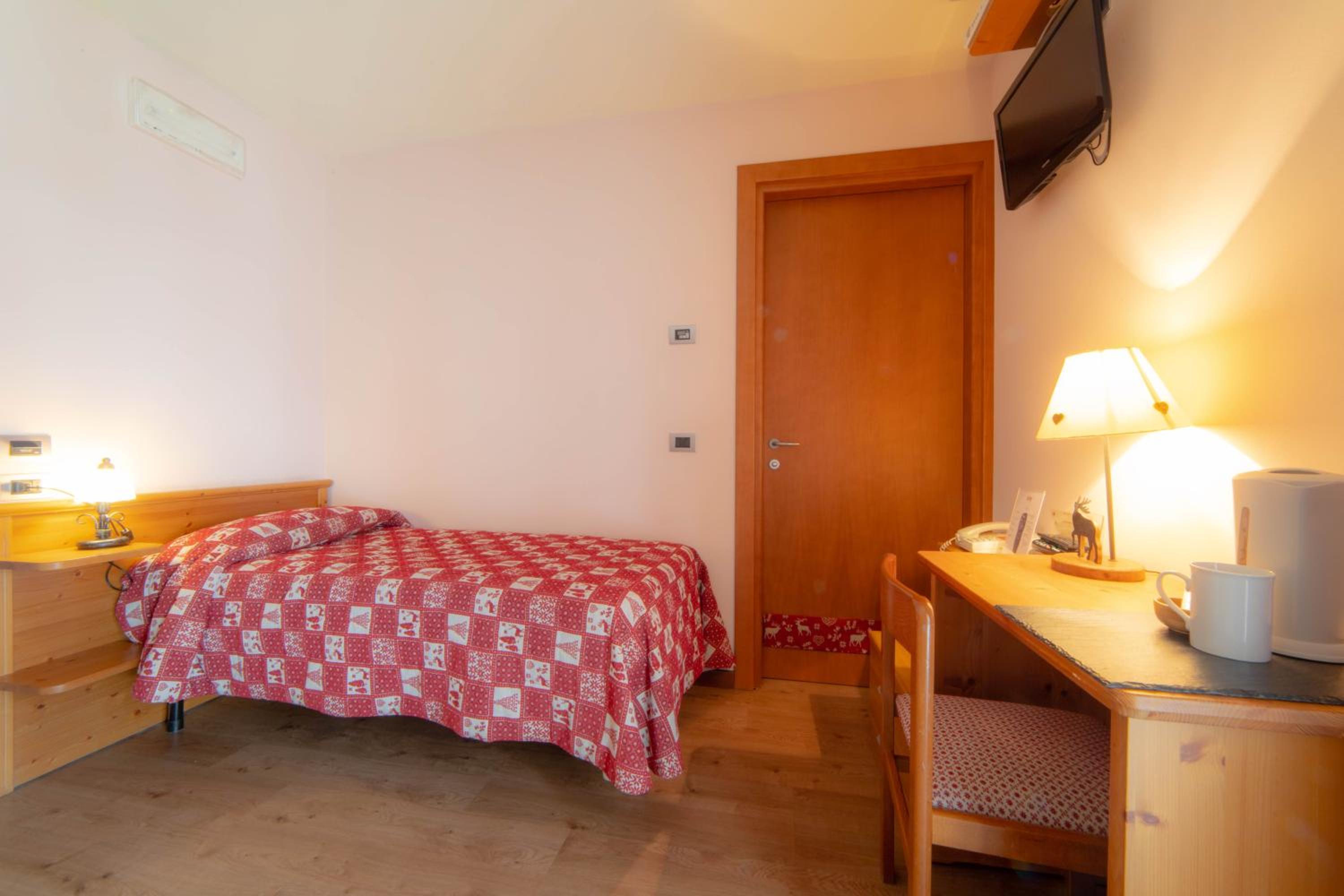 Single Room photo 2