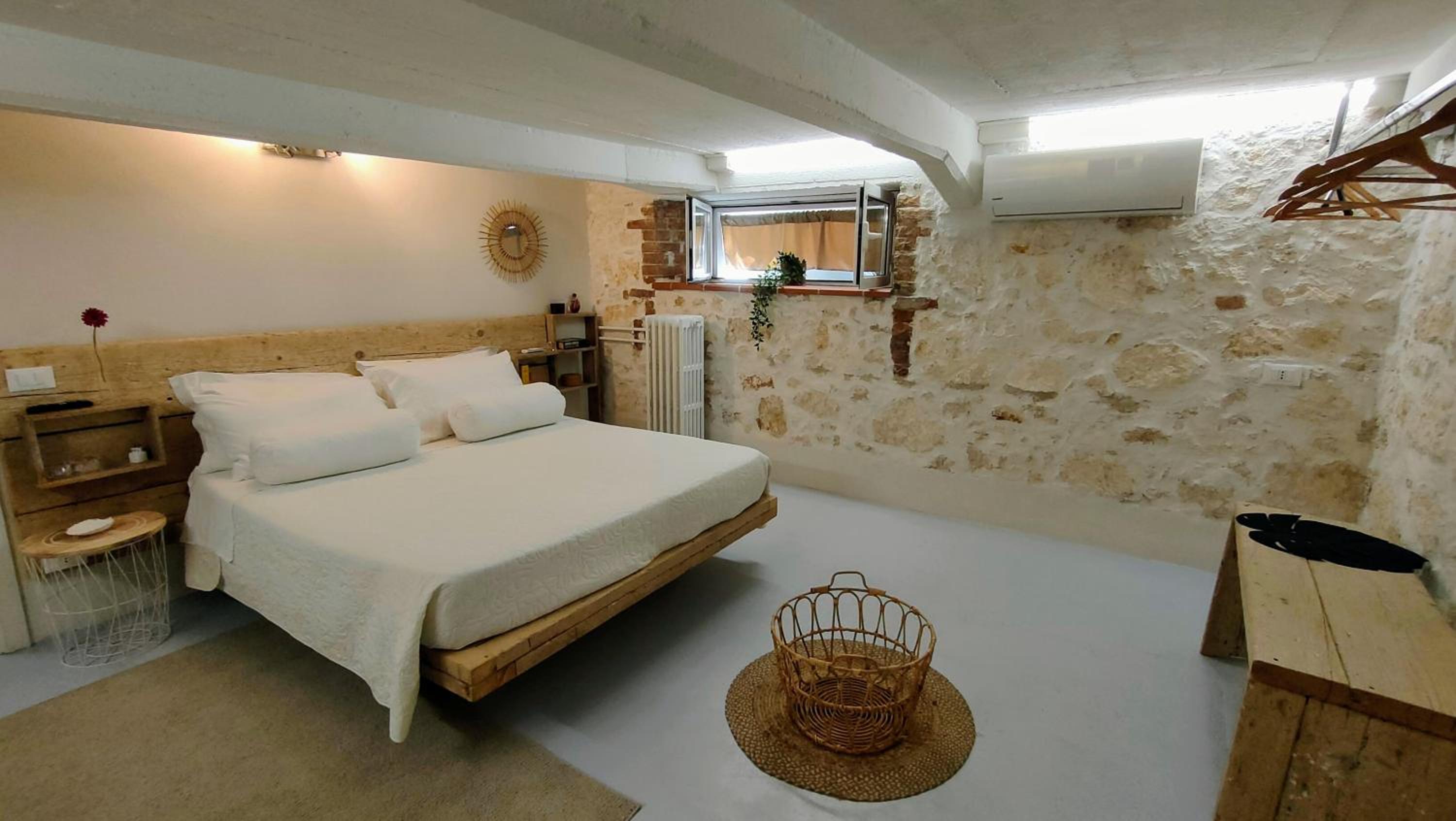 One-Bedroom Apartment - Photo 7