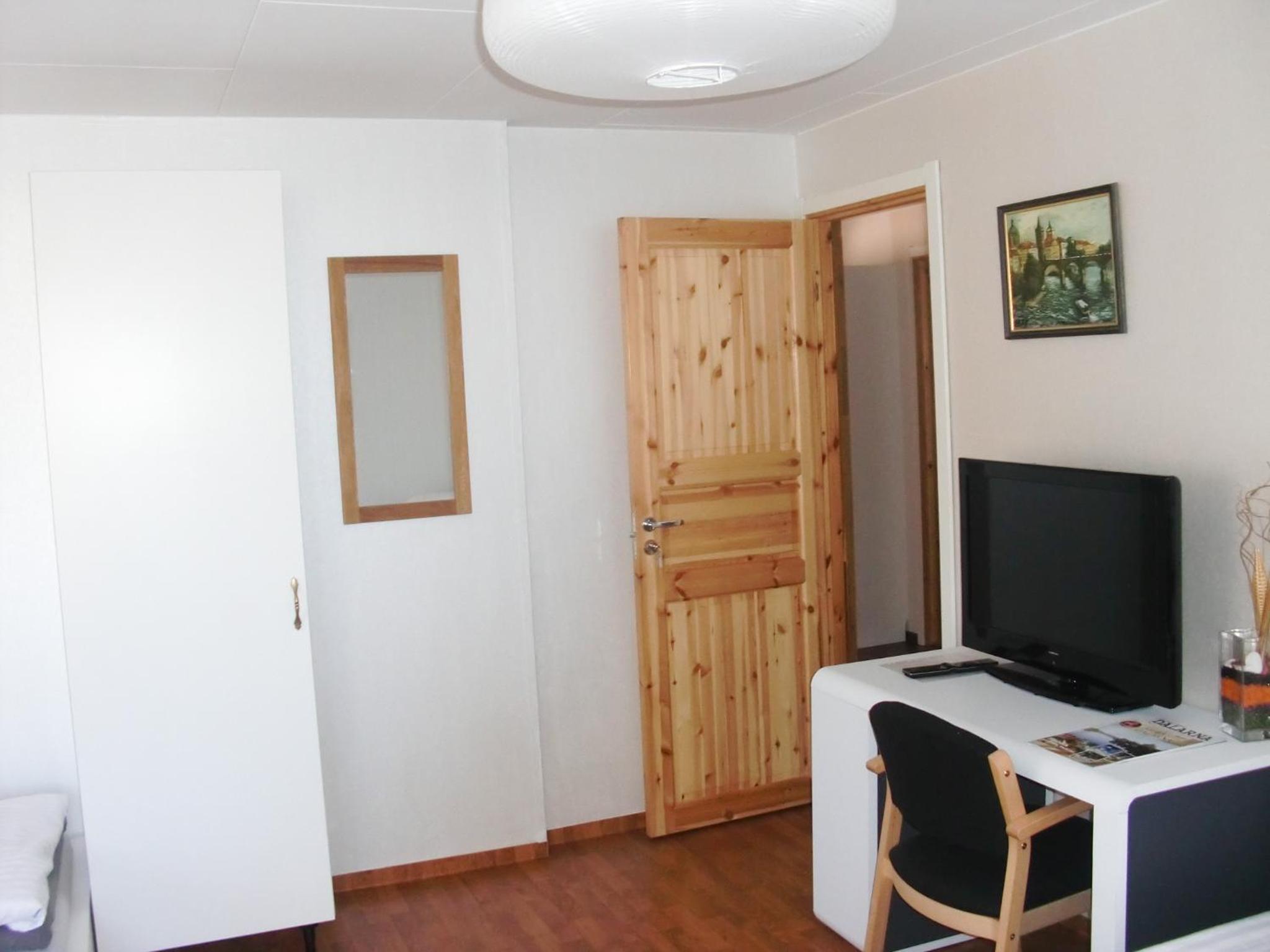 Quadruple Room with Shared Bathroom photo 2