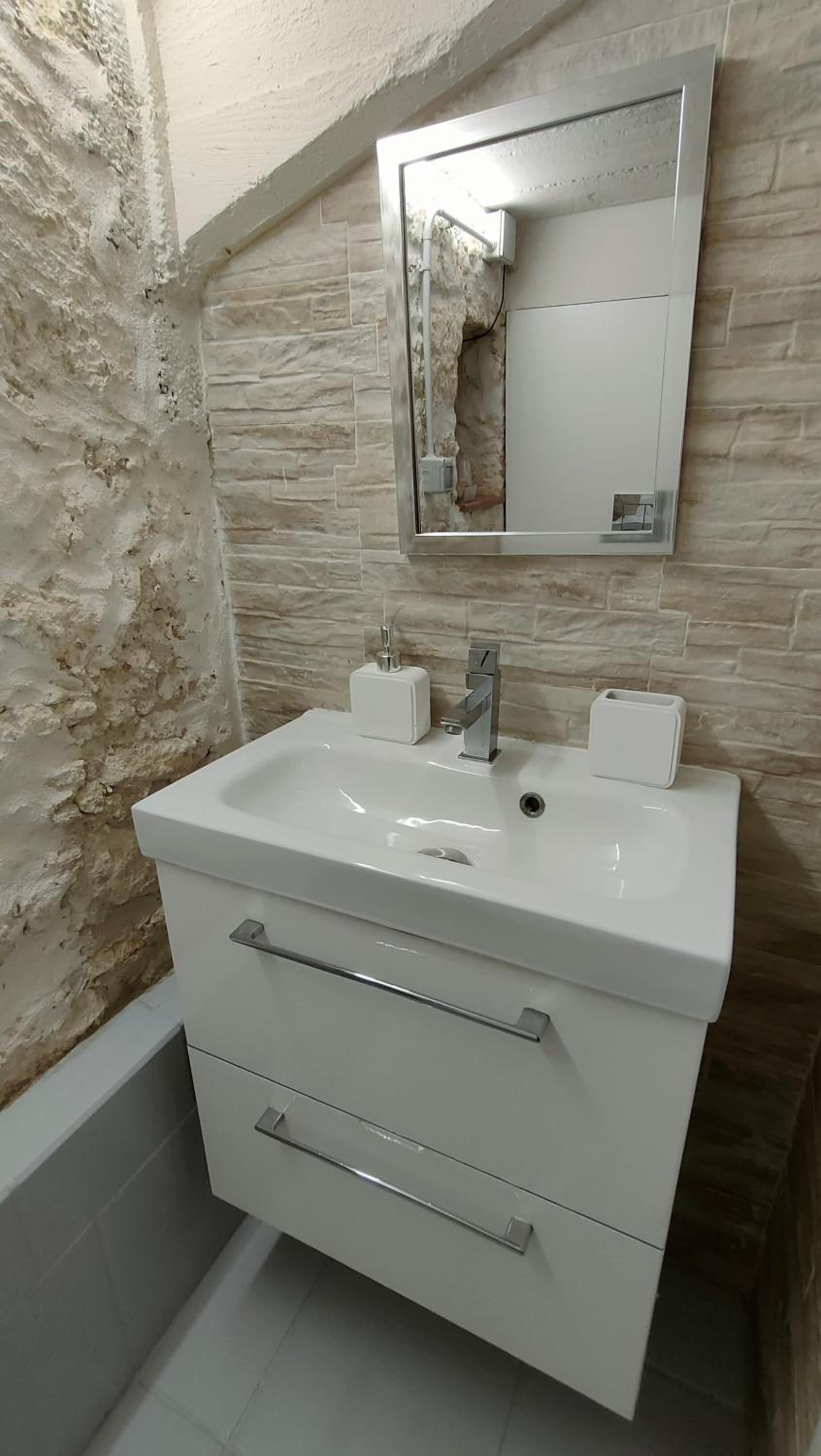 One-Bedroom Apartment - Photo 8