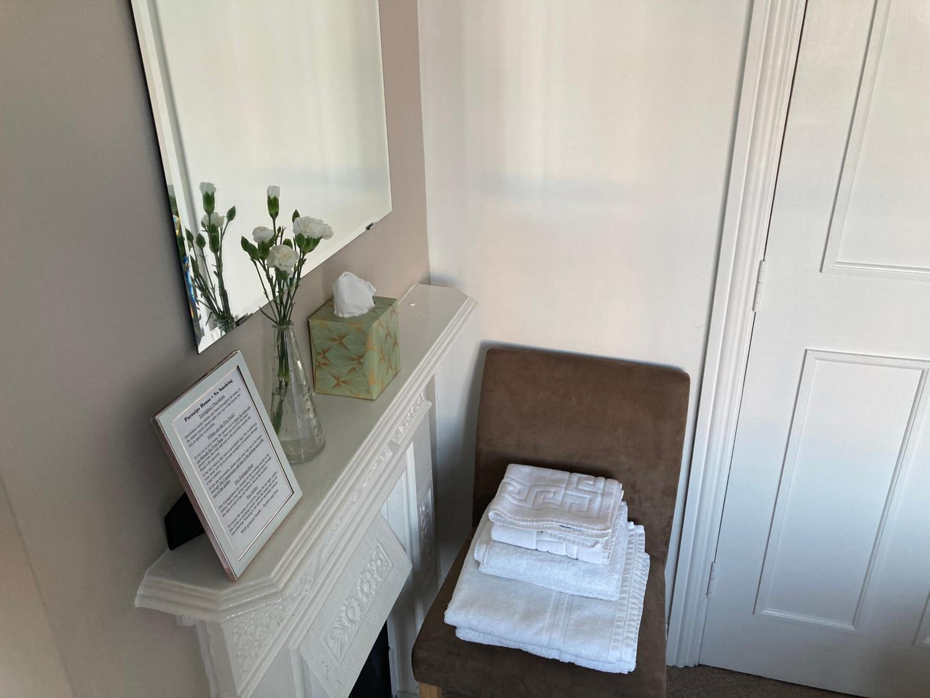 Double Room with Private Bathroom photo 2