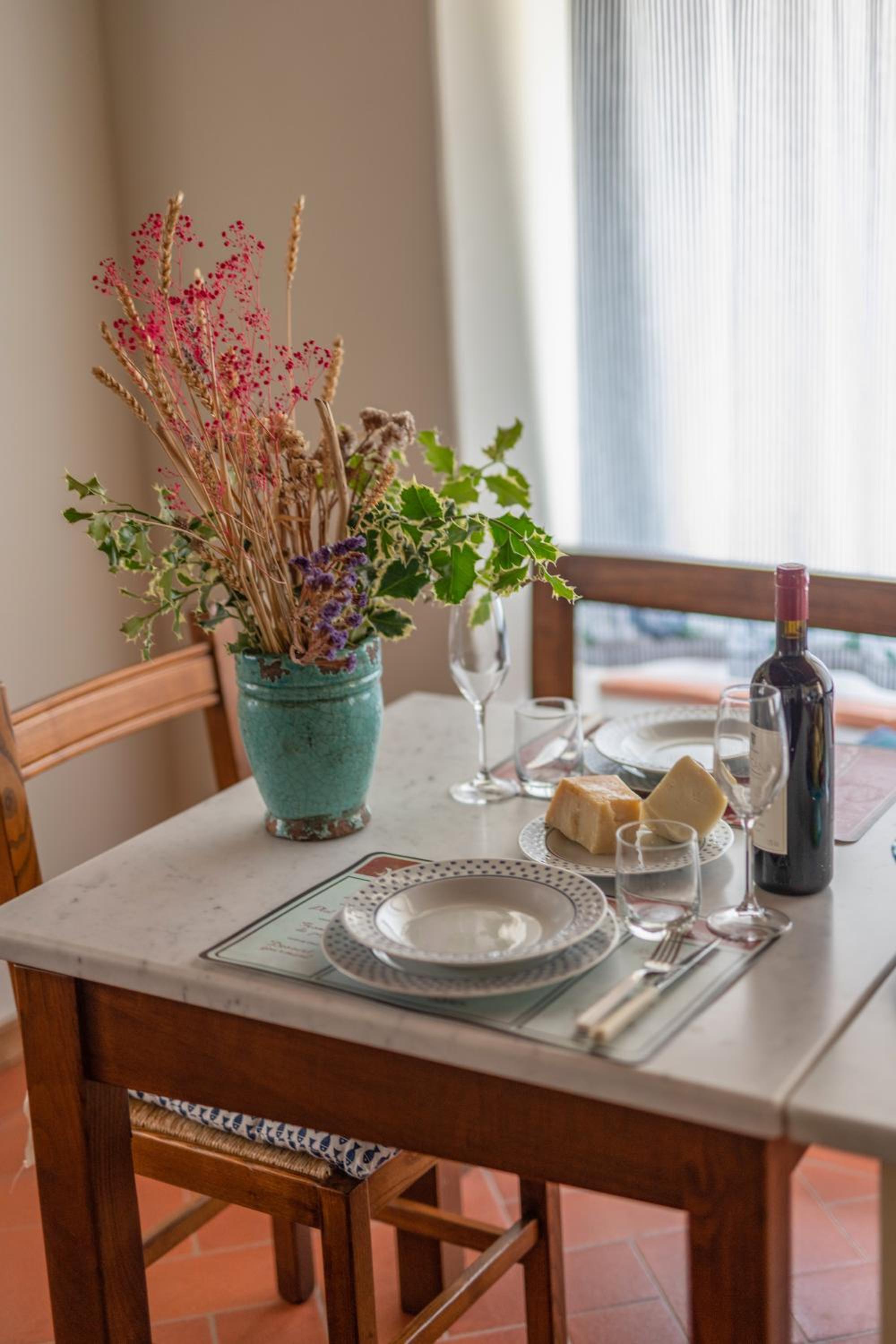 Deluxe Two-Bedroom Apartment with Garden View photo 3