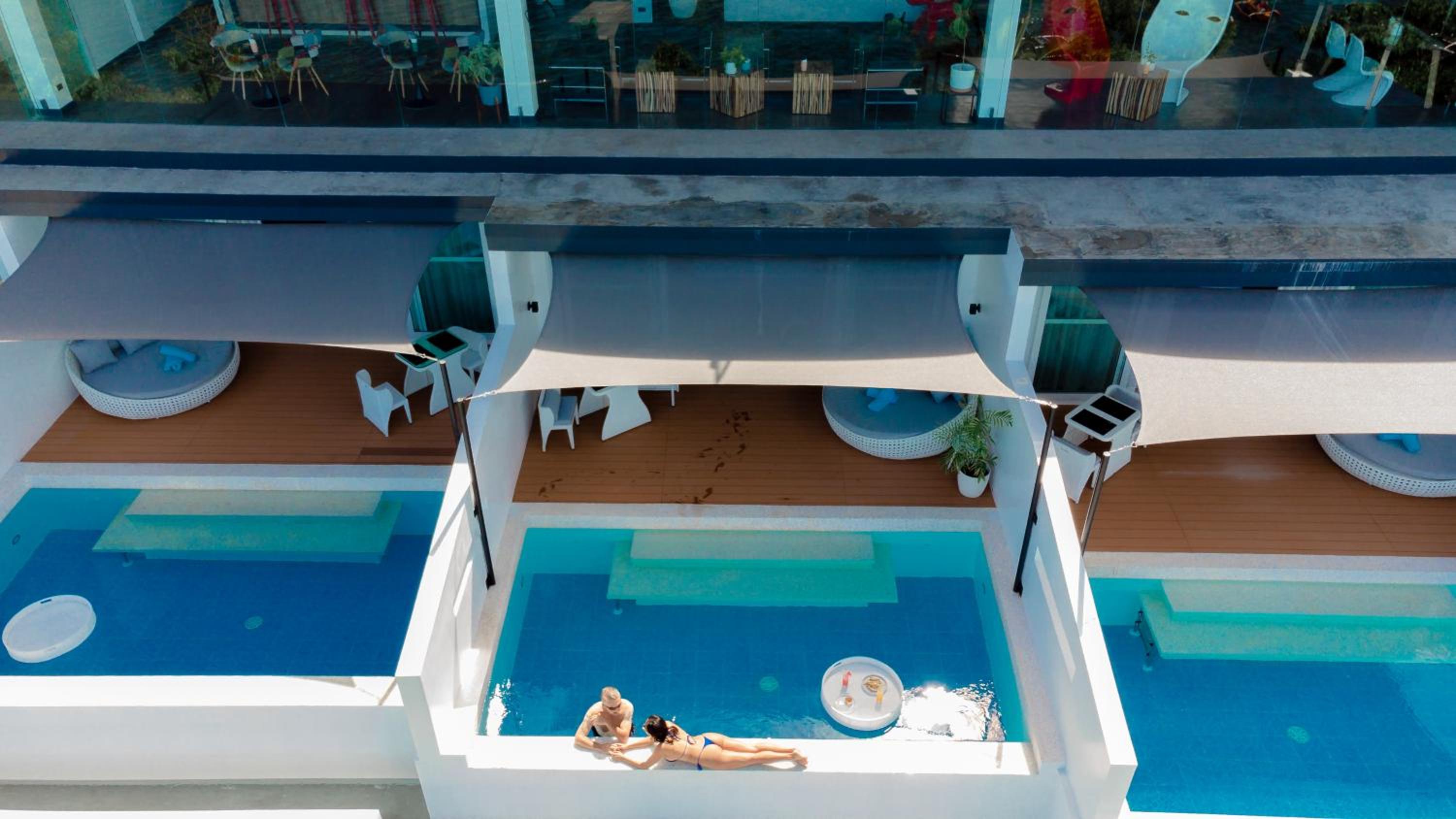 King Suite with Private Pool - Photo 27