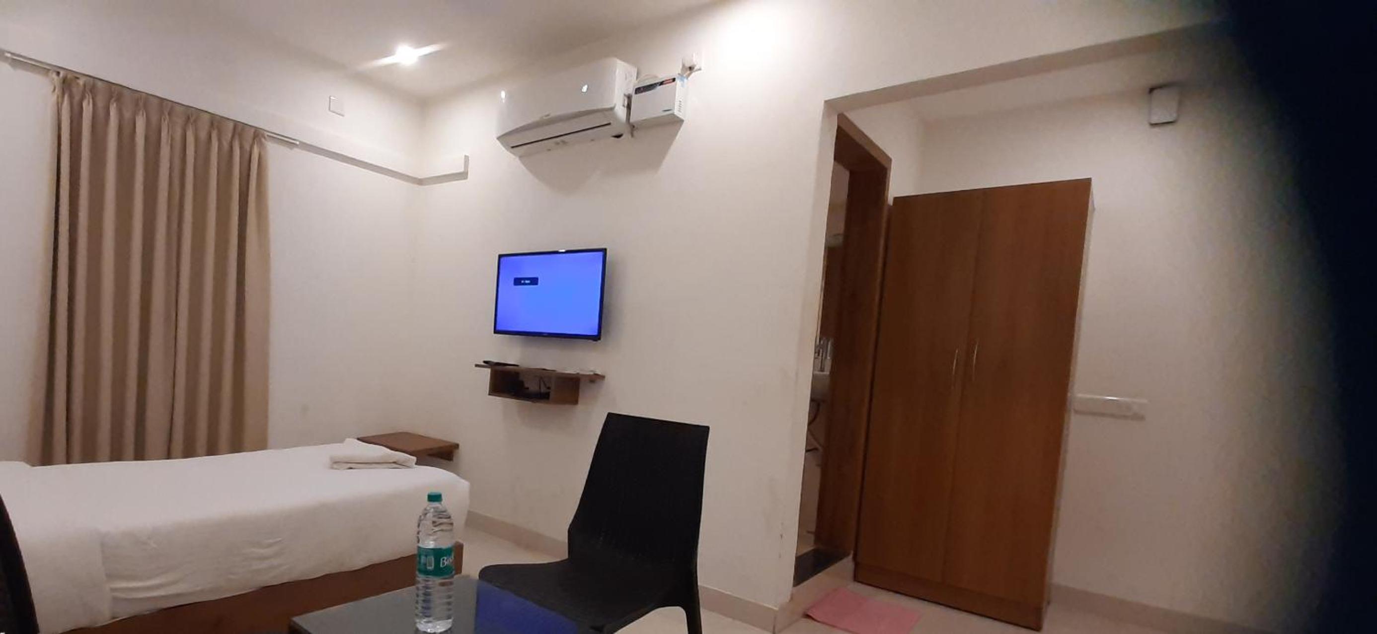 Deluxe Double or Twin Room