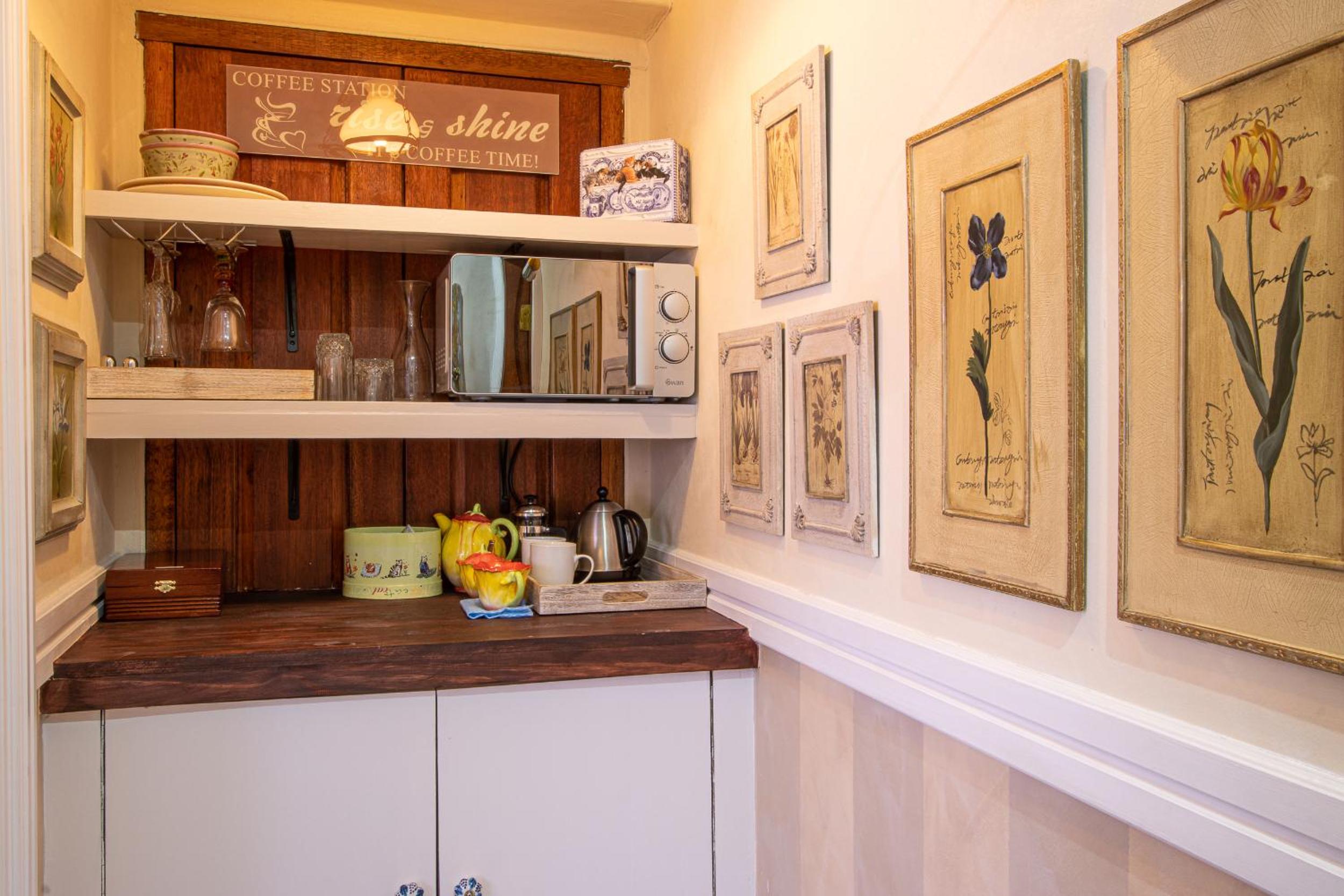 Luxury Queen Room - Photo 6