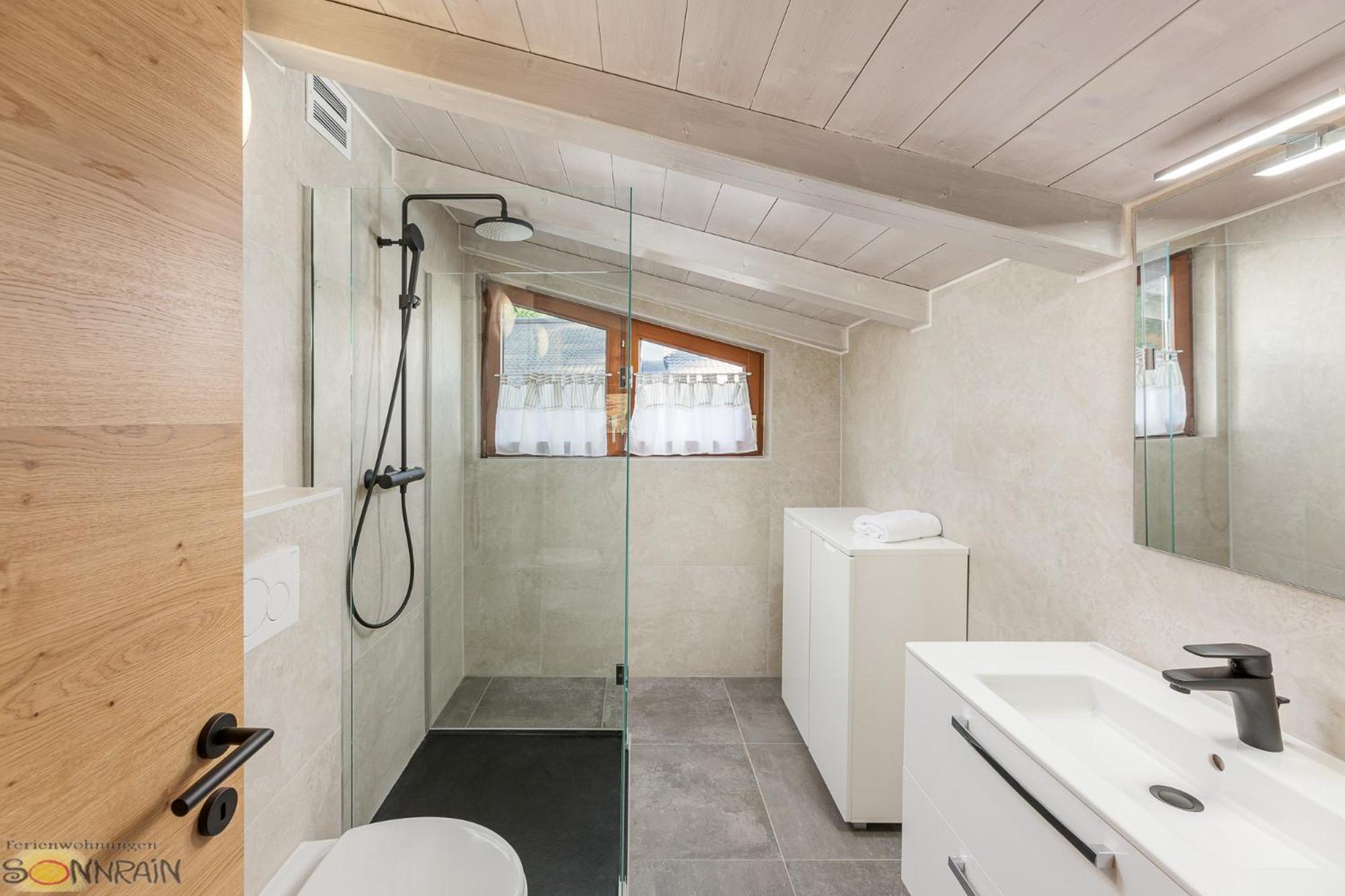 Three-Bedroom Apartment - Photo 8