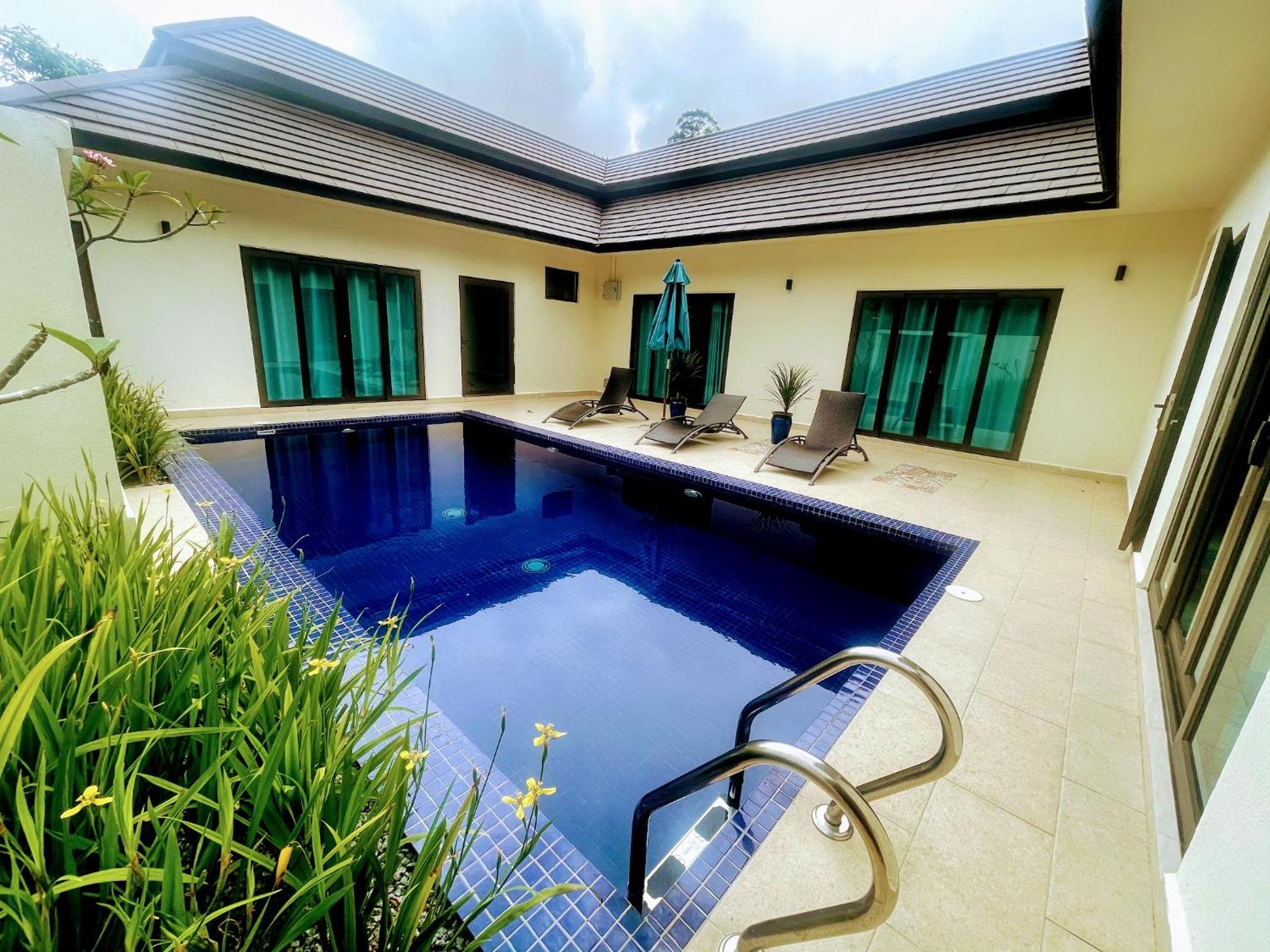 Three-Bedroom House photo 2