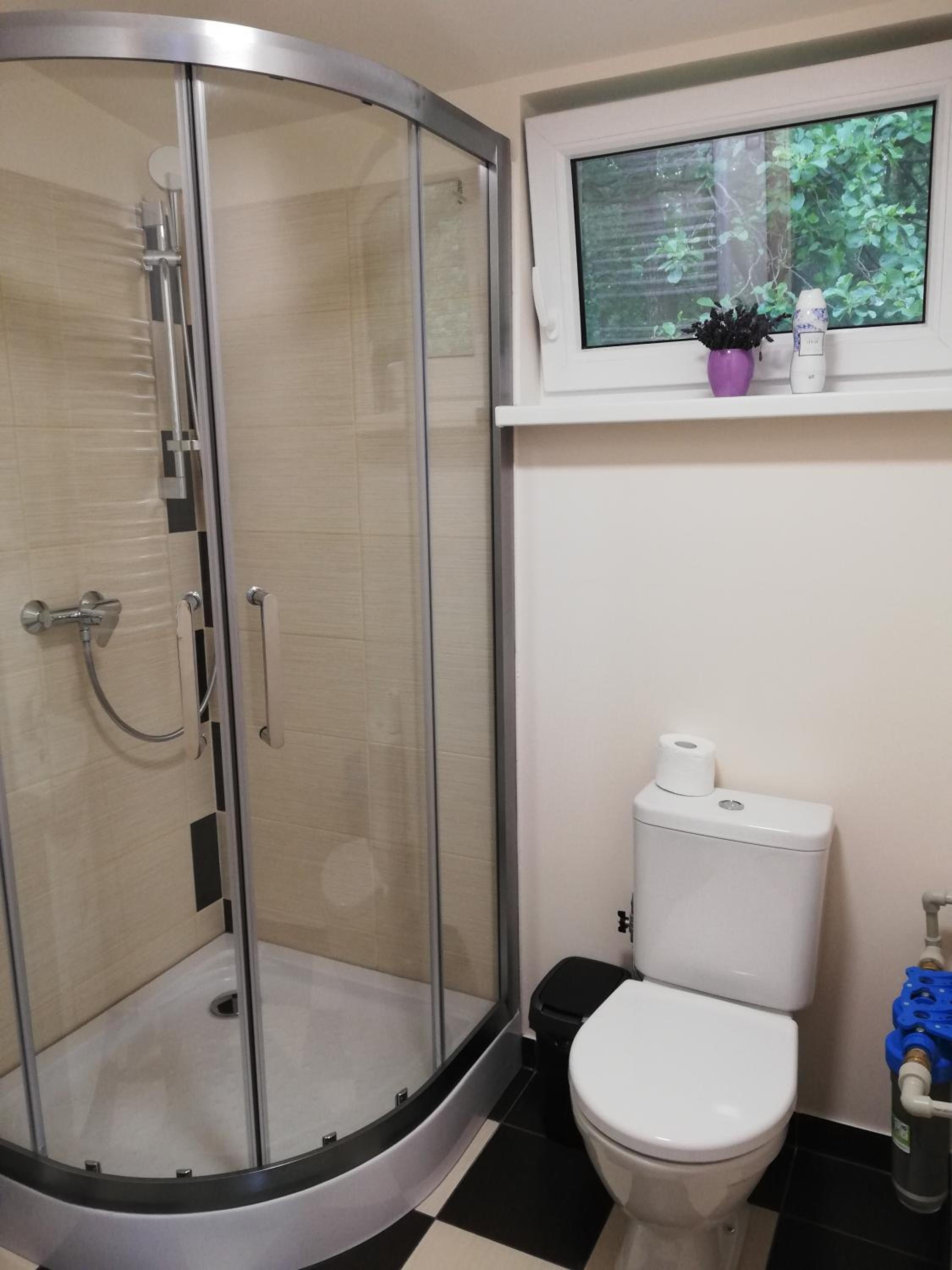 One-Bedroom House - Photo 10