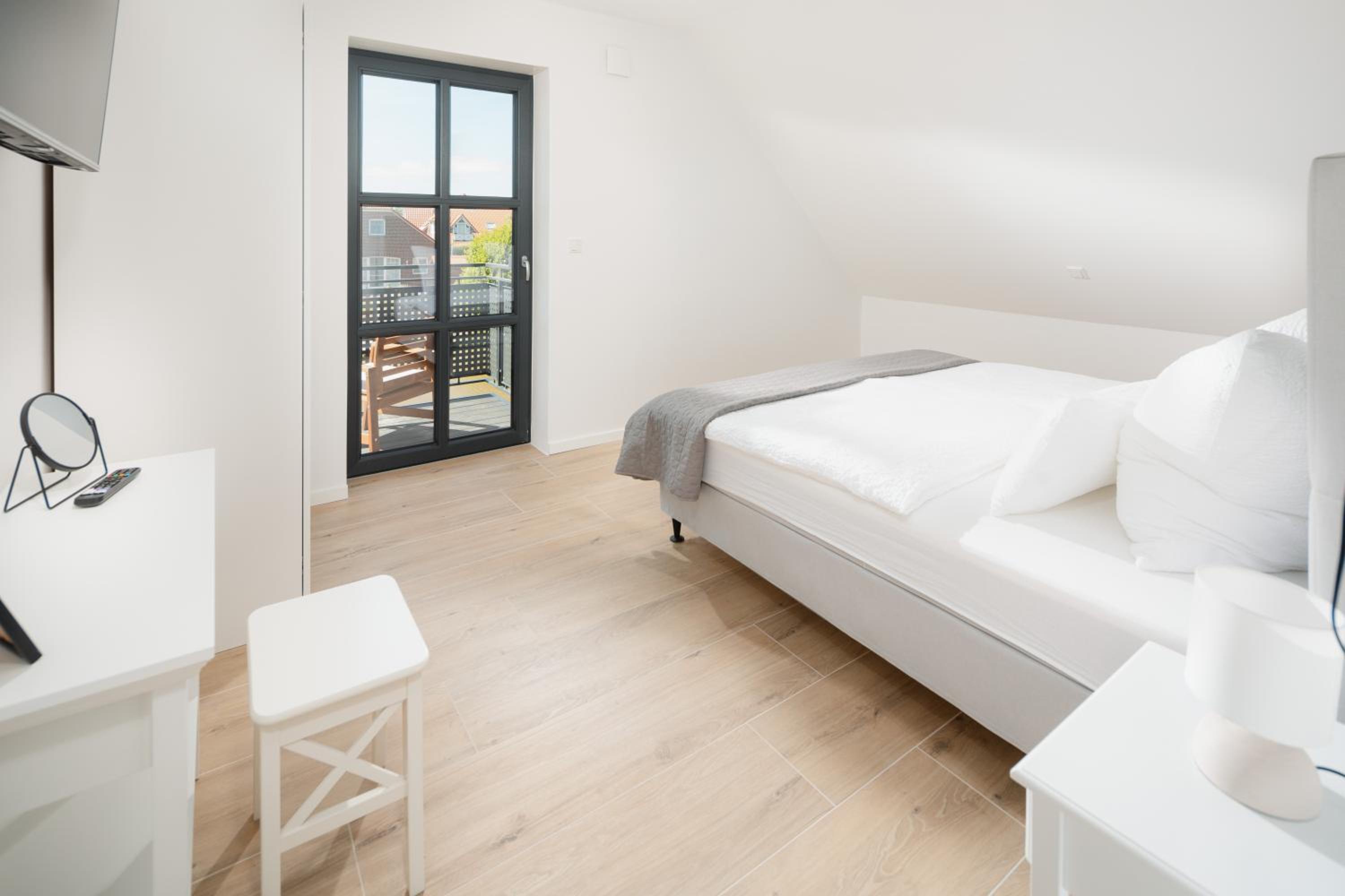 Apartment with Balcony photo 3