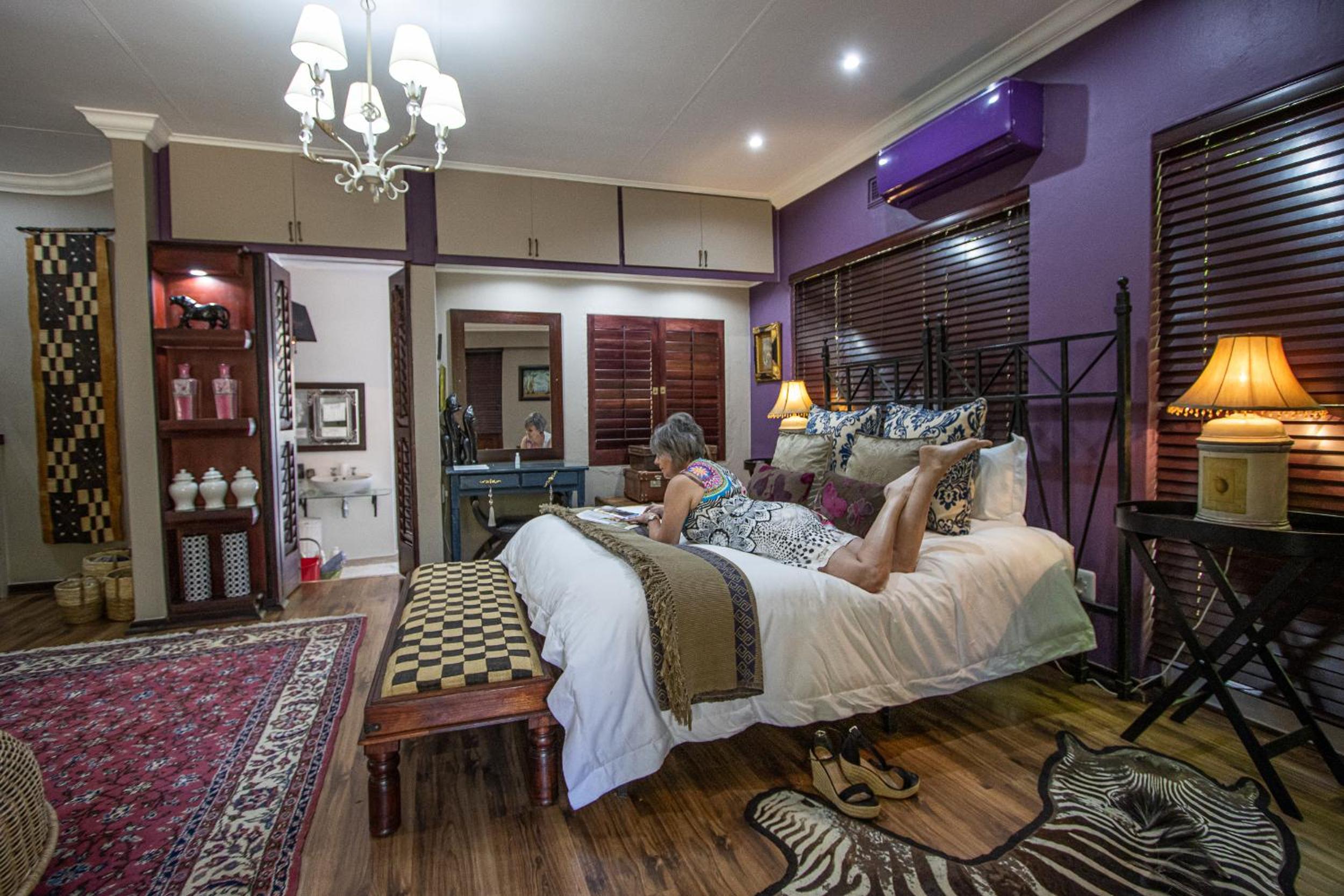 Deluxe Suite - Photo 11