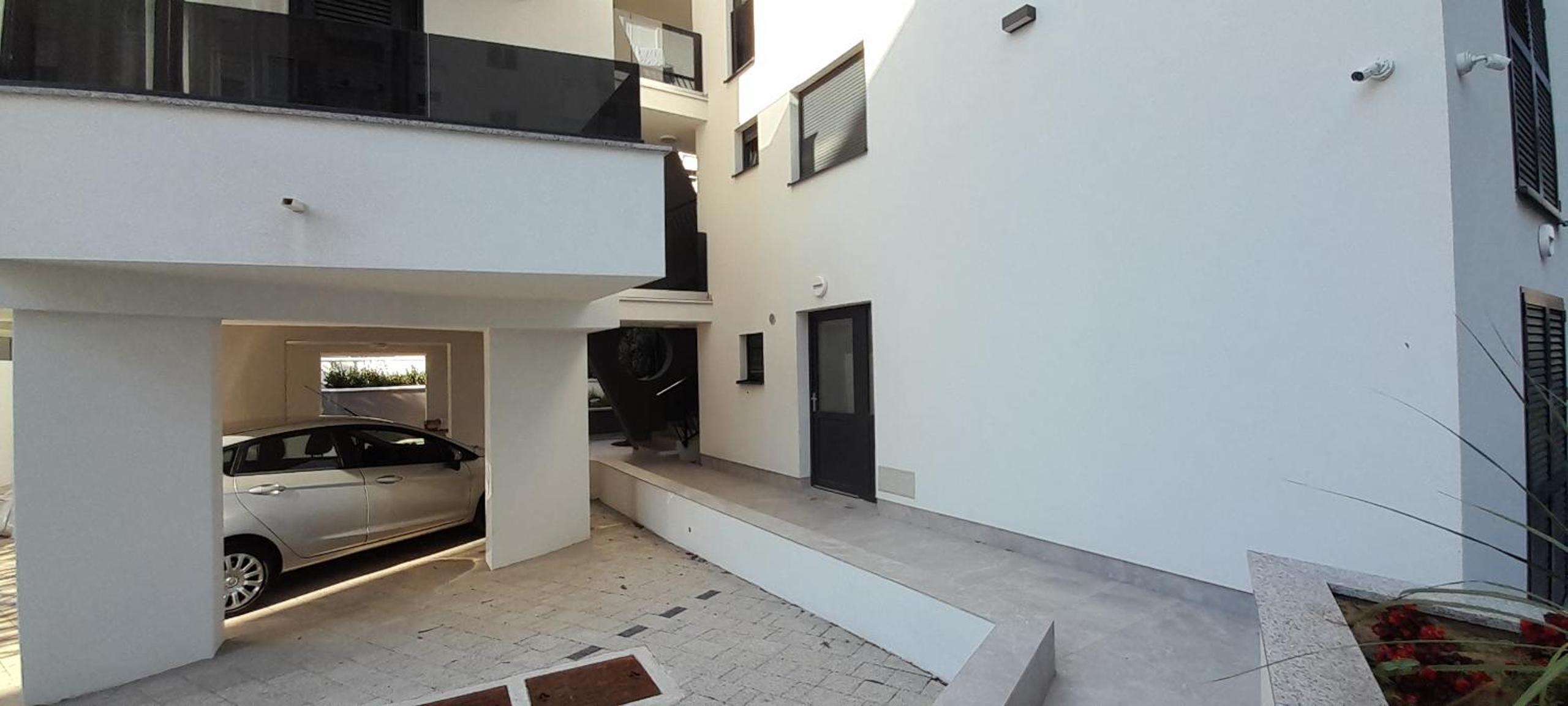Two-Bedroom Apartment - Photo 21