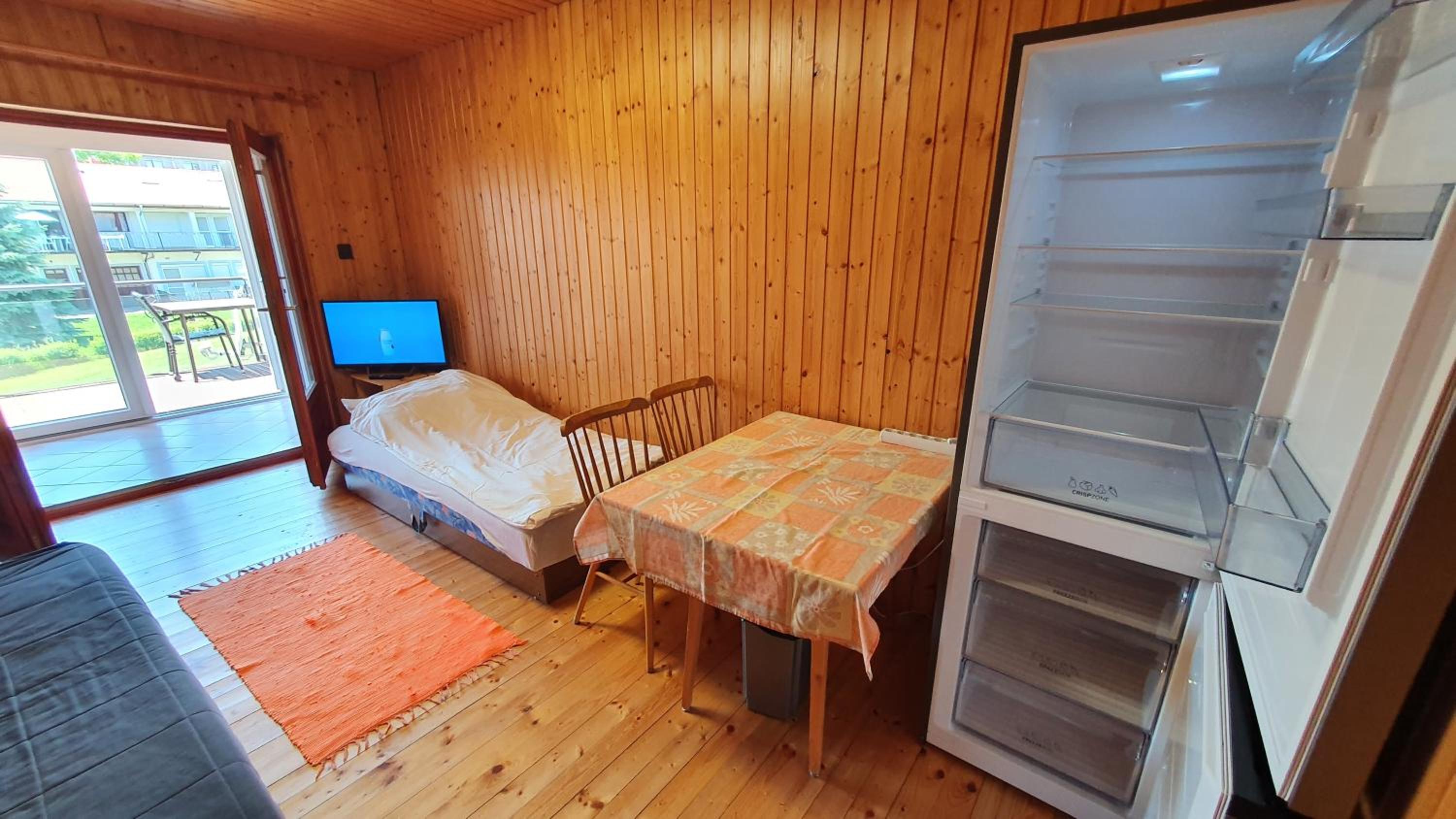 Apartment with Balcony photo 3