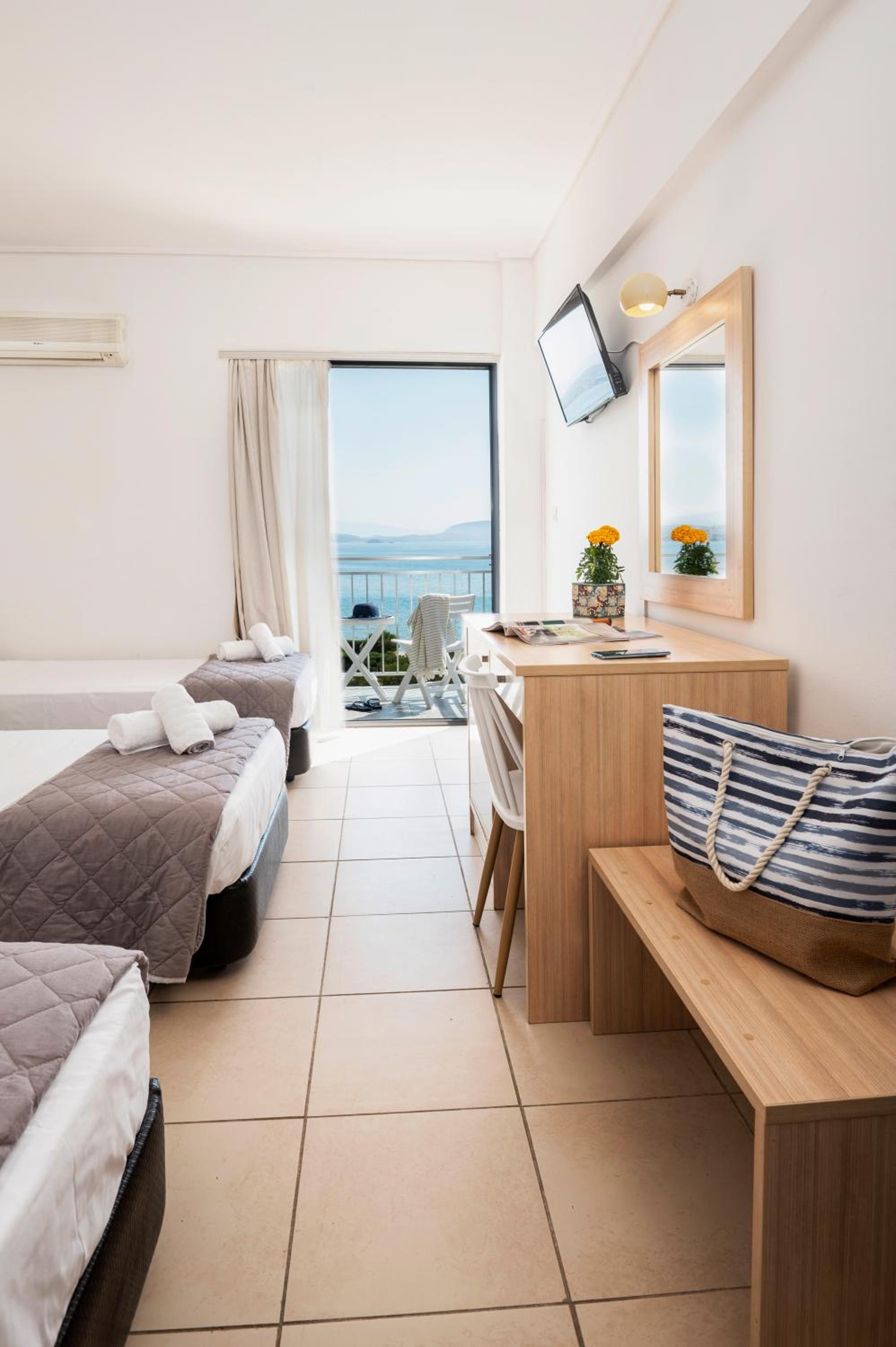 Triple Room with Sea View