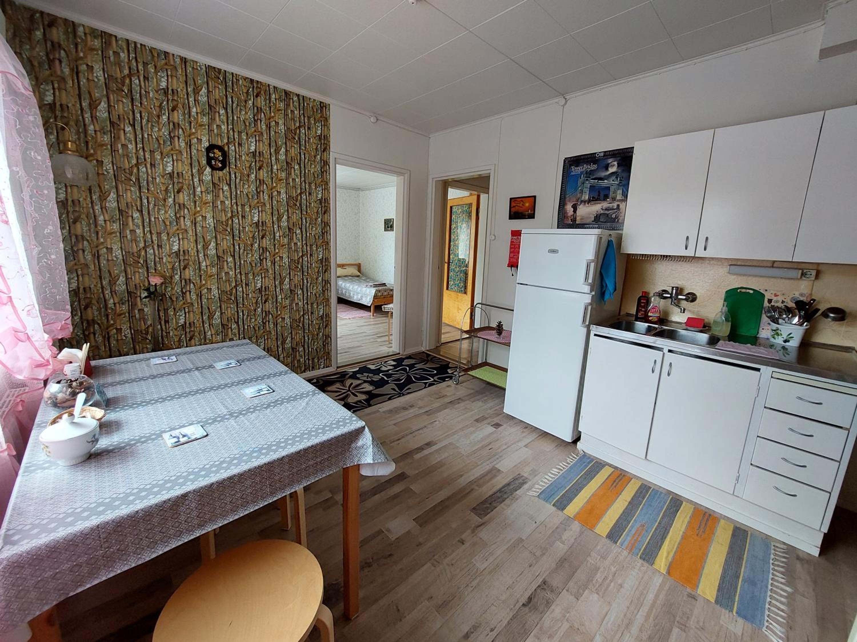One-Bedroom Apartment - Photo 3