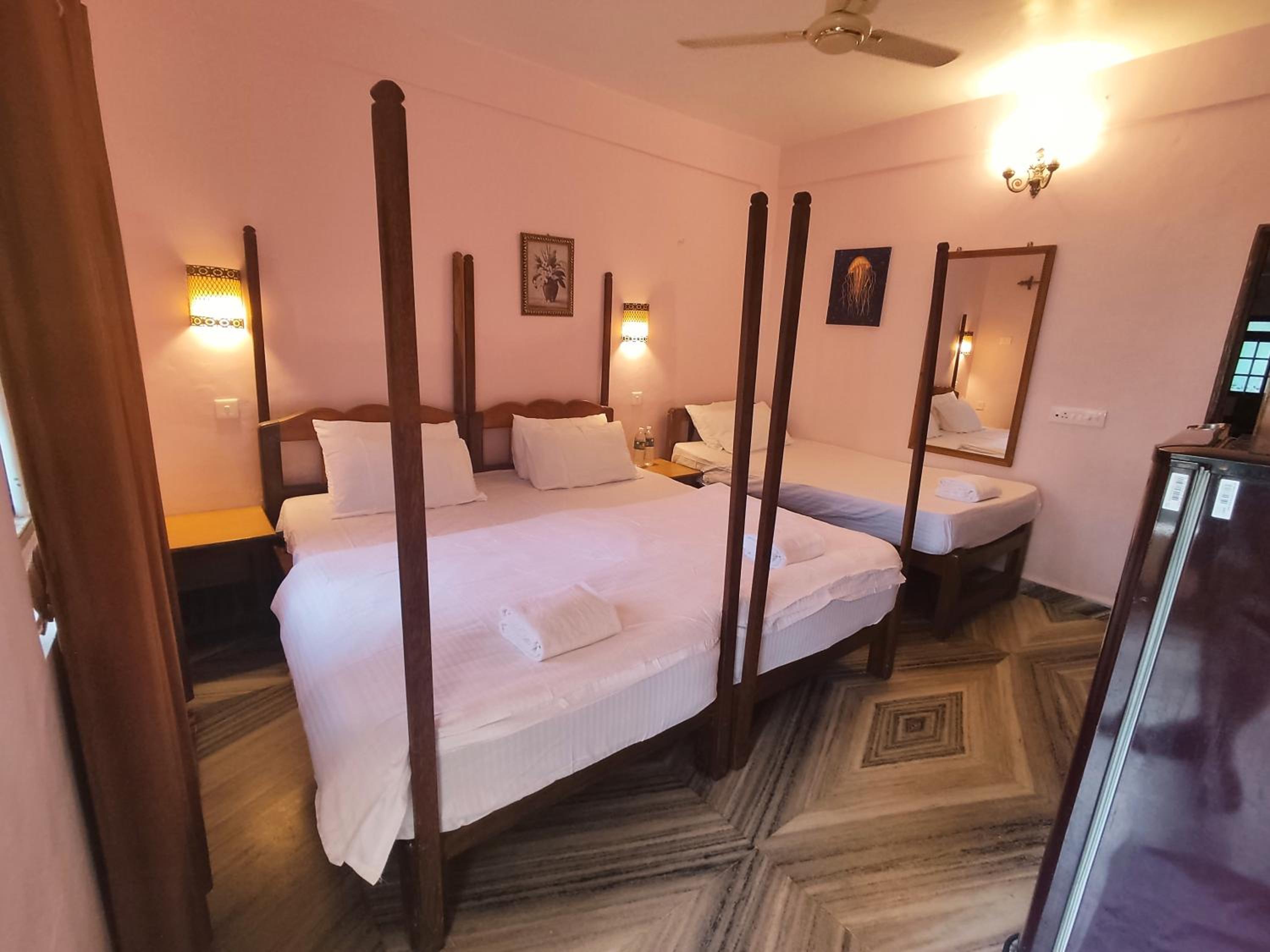 Triple Room with Balcony - Photo 1