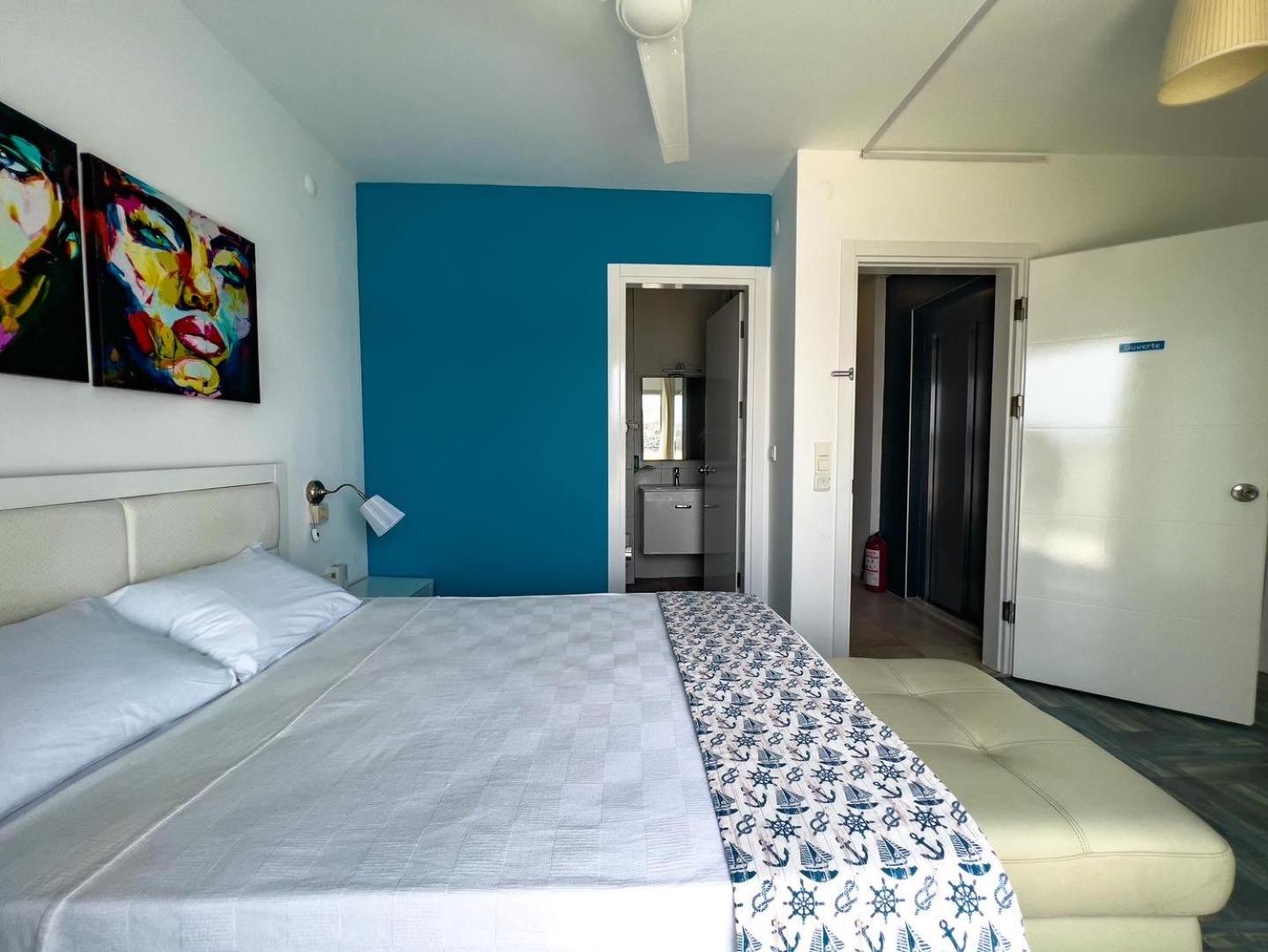 Double Room with Sea View - Photo 12