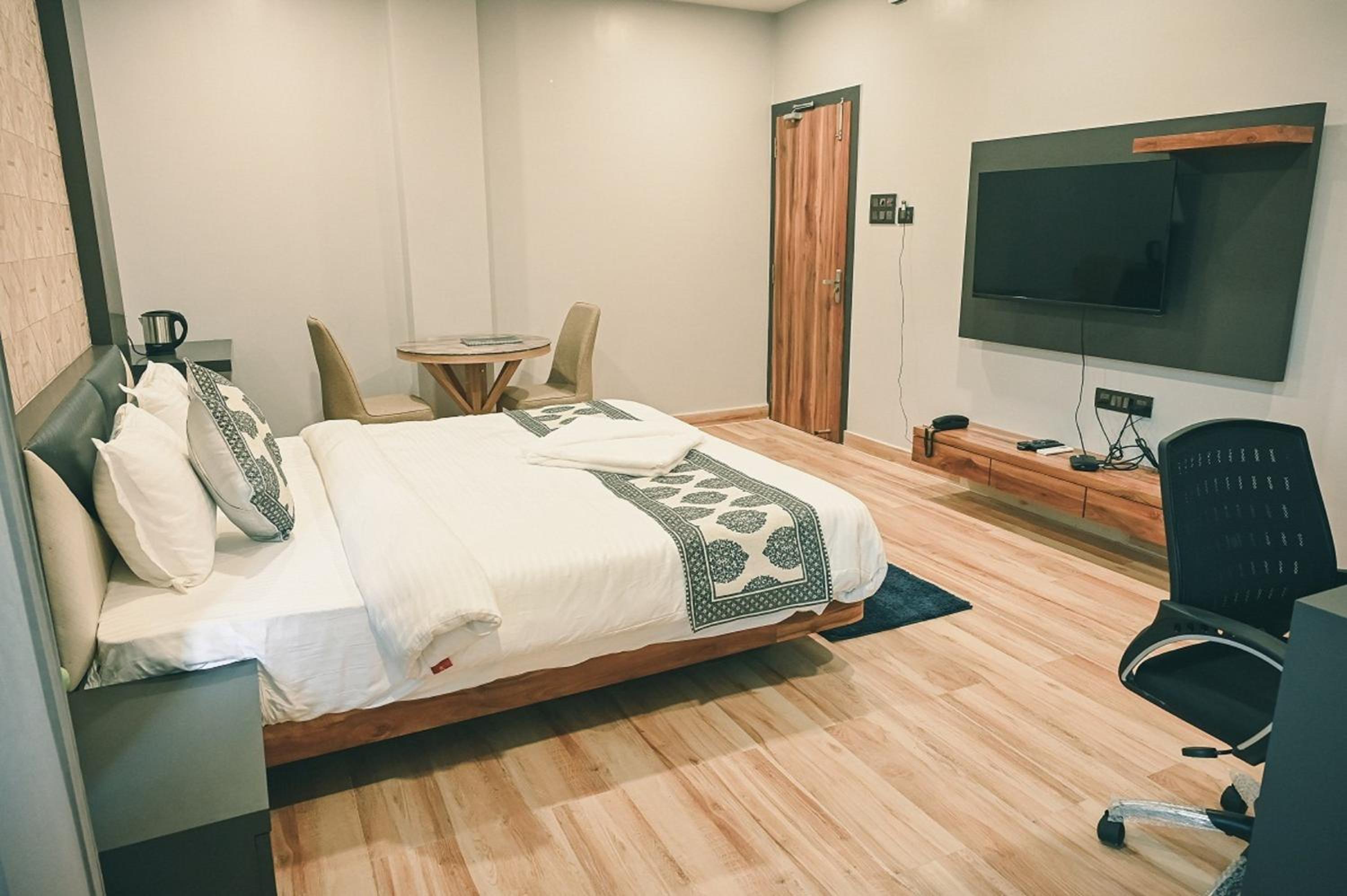 Standard King Room