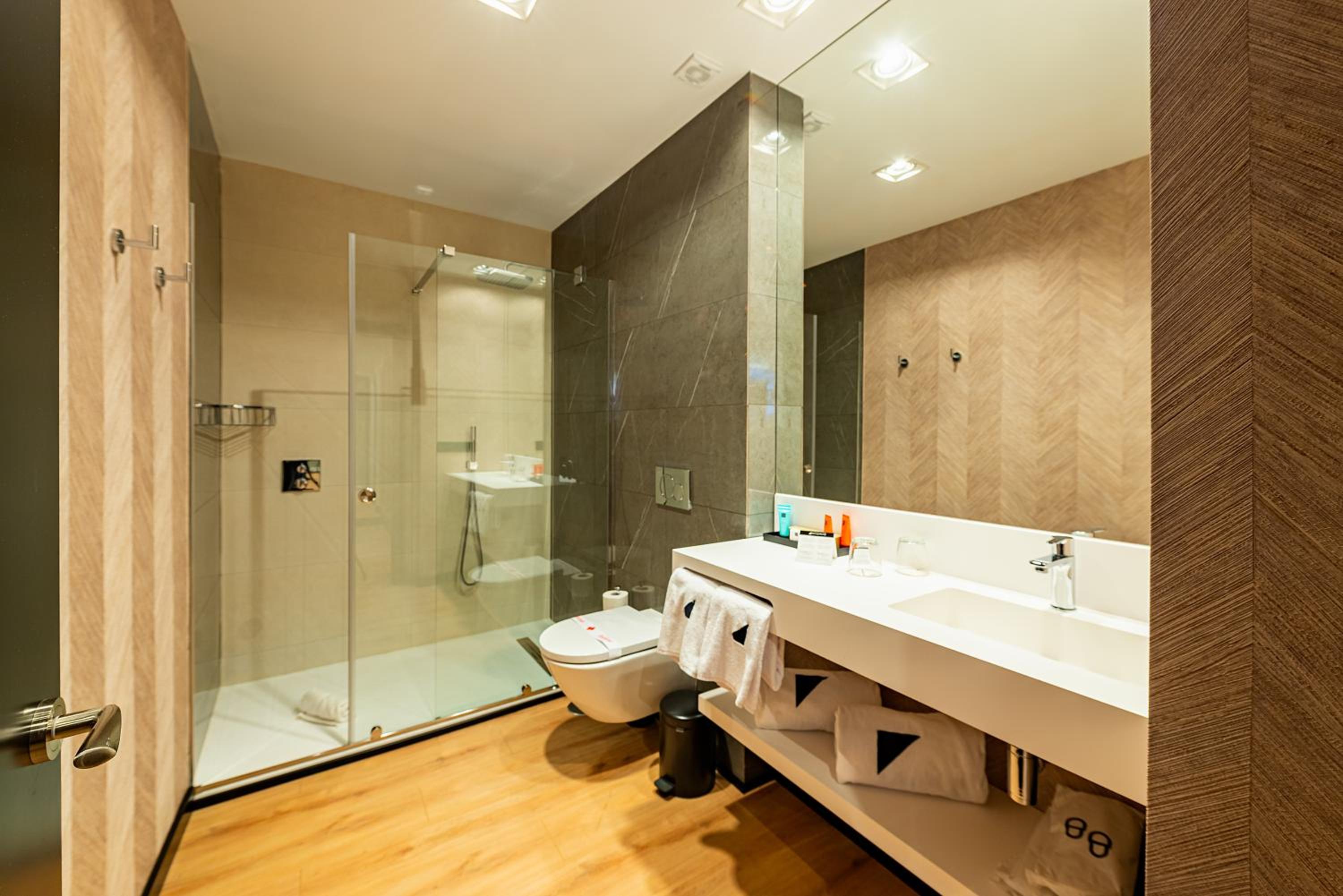 Twin Room with Mountain View photo 2