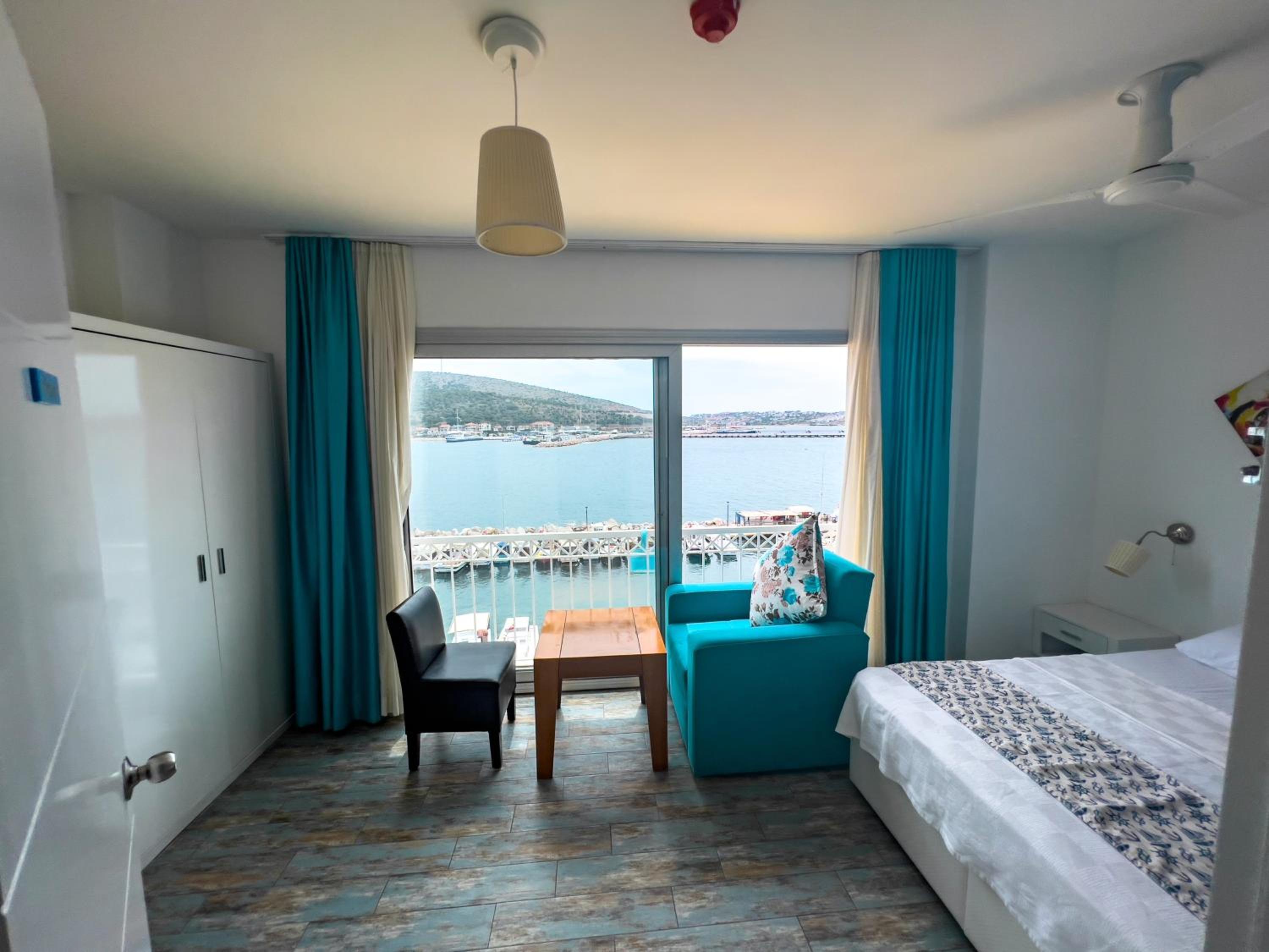 King Room with Sea View - Photo 16
