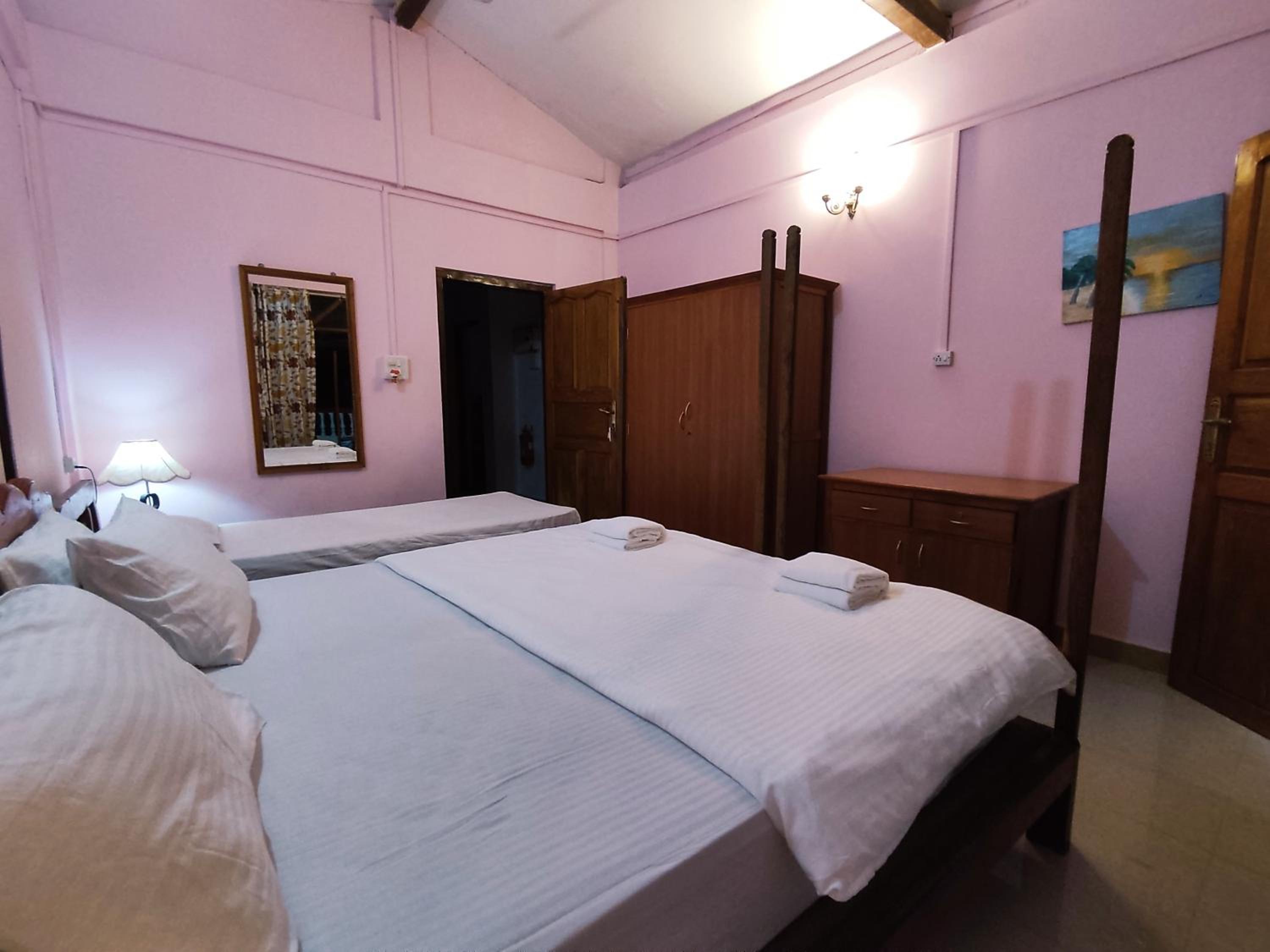Triple Room with Private External Bathroom - Photo 7