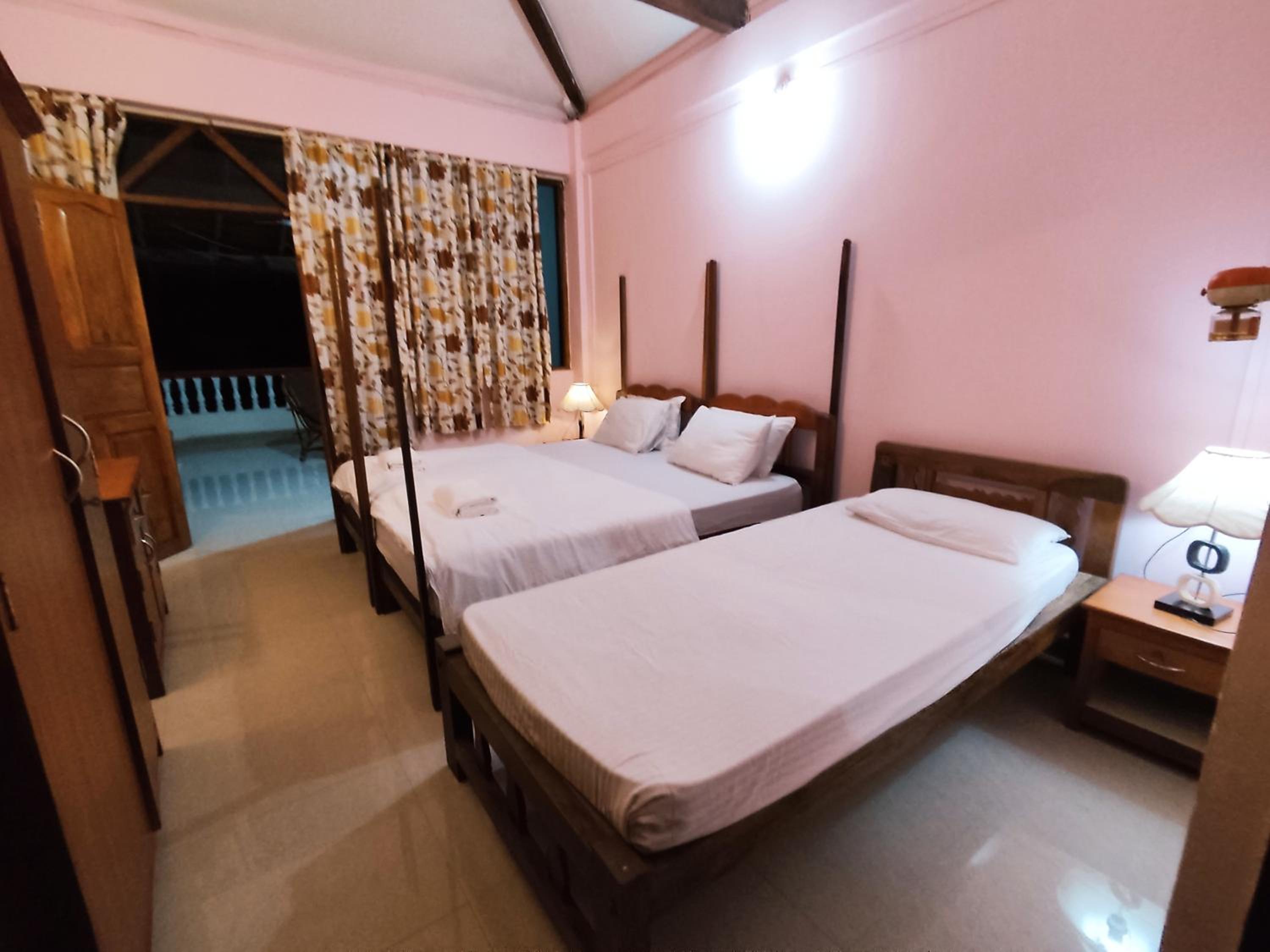 Triple Room with Private External Bathroom - Photo 1