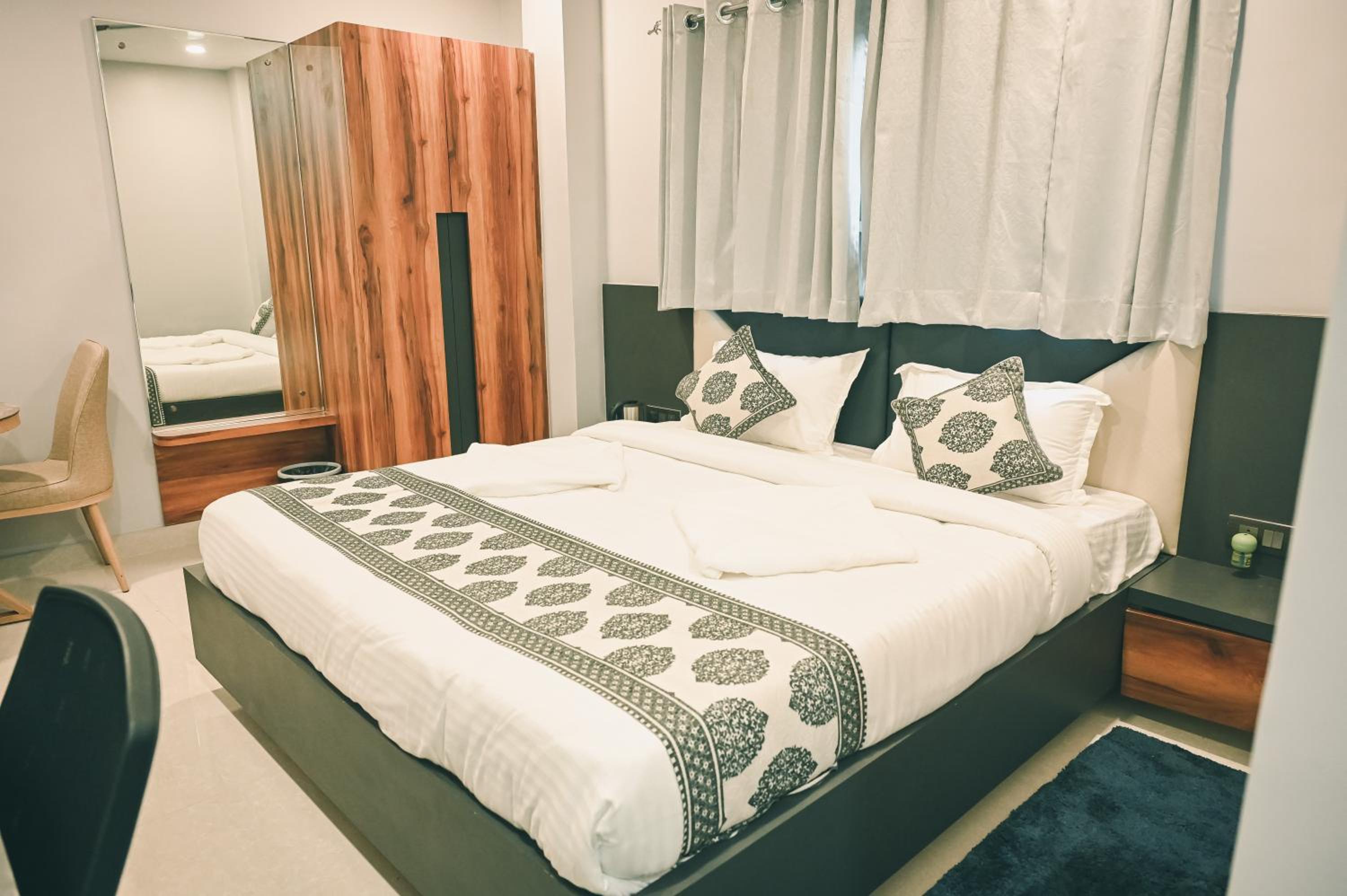 Queen Room