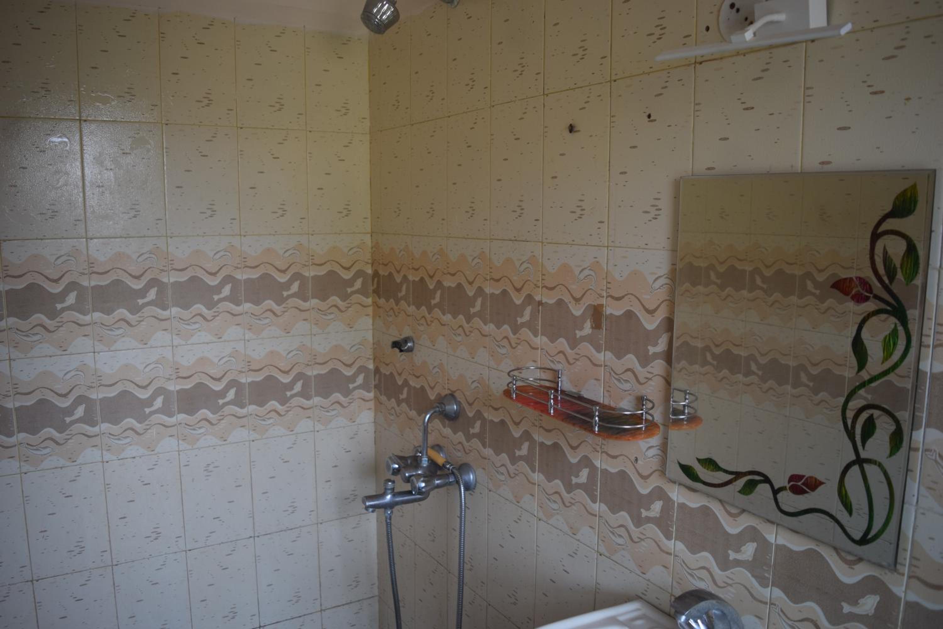 Deluxe Double Room with Shower - Photo 2