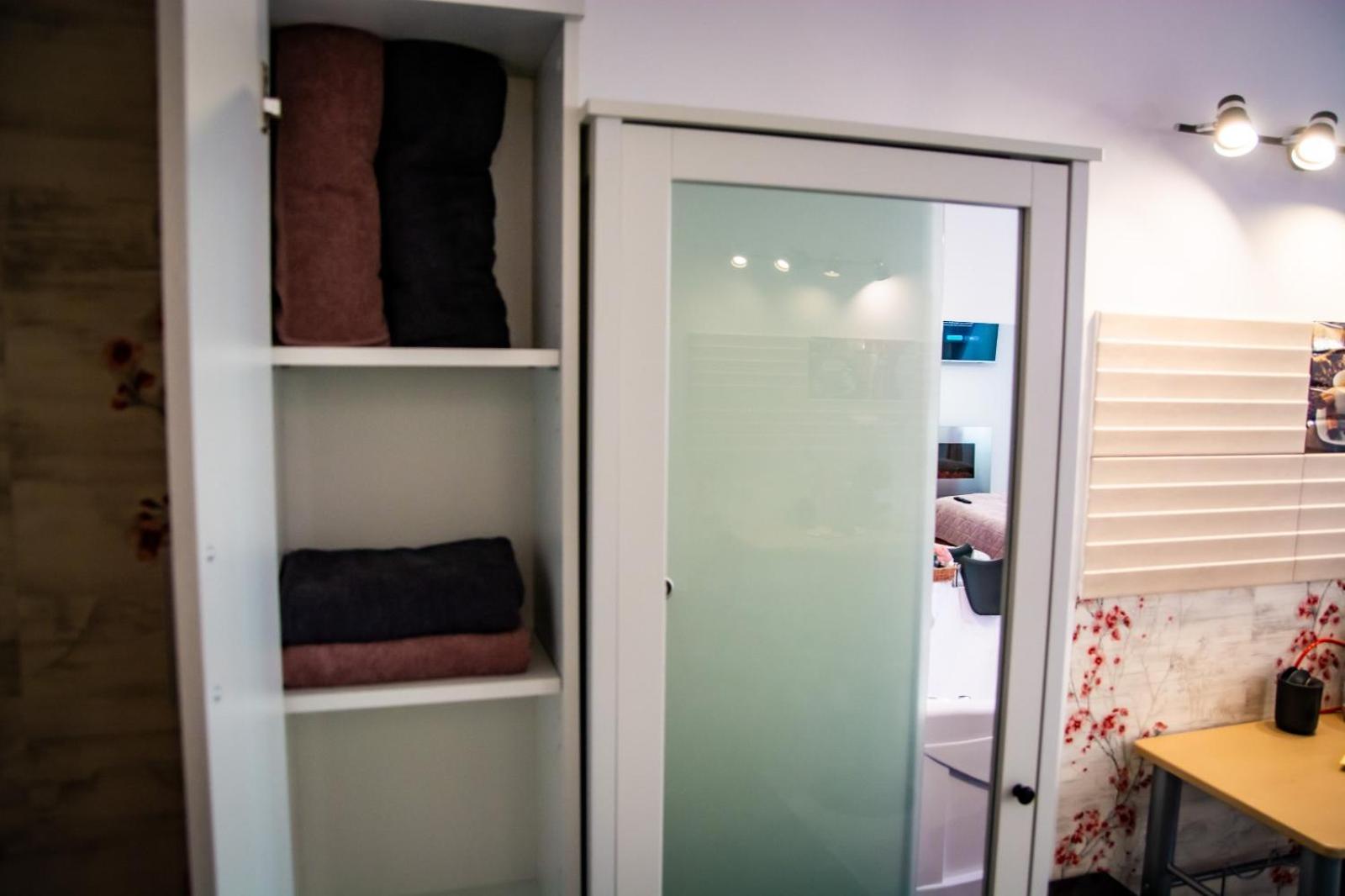 One-Bedroom Apartment - Photo 7