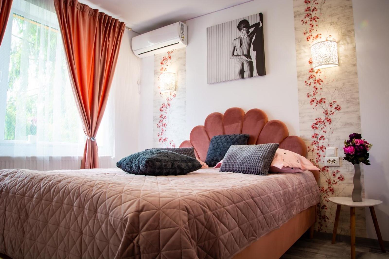 One-Bedroom Apartment - Photo 9