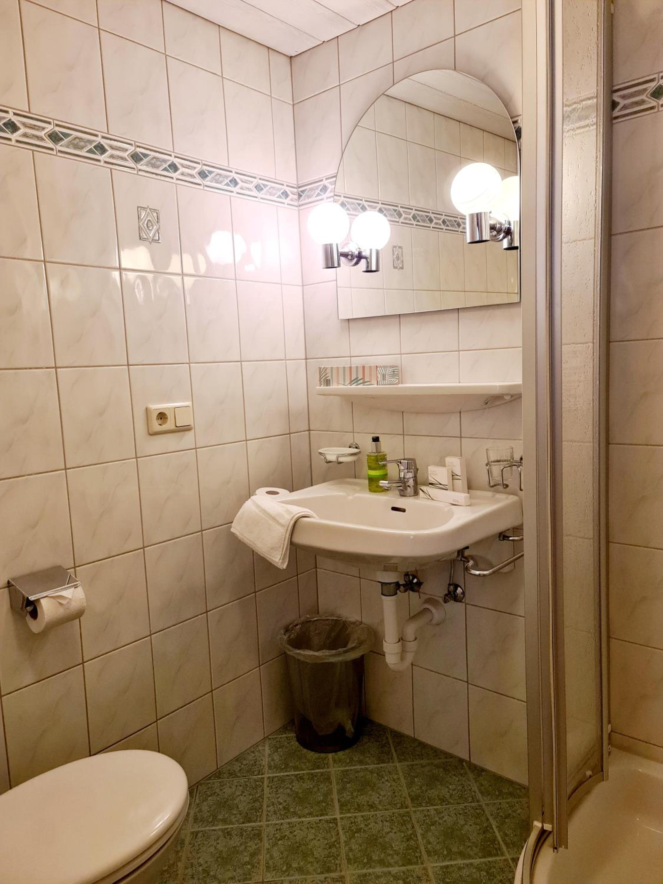 Double Room - Photo 5