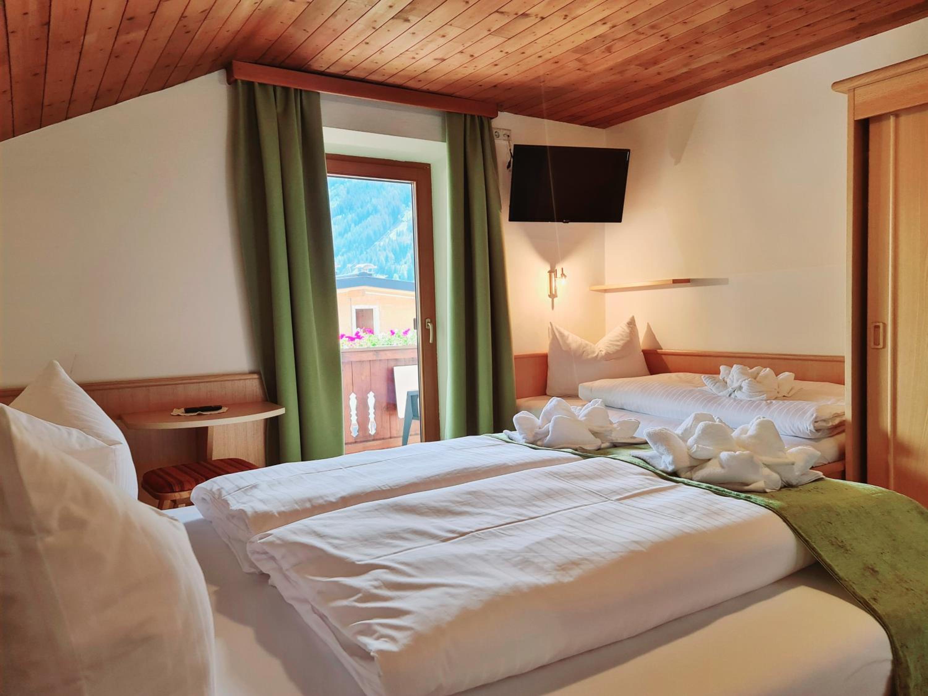 Basic Triple Room - Photo 1