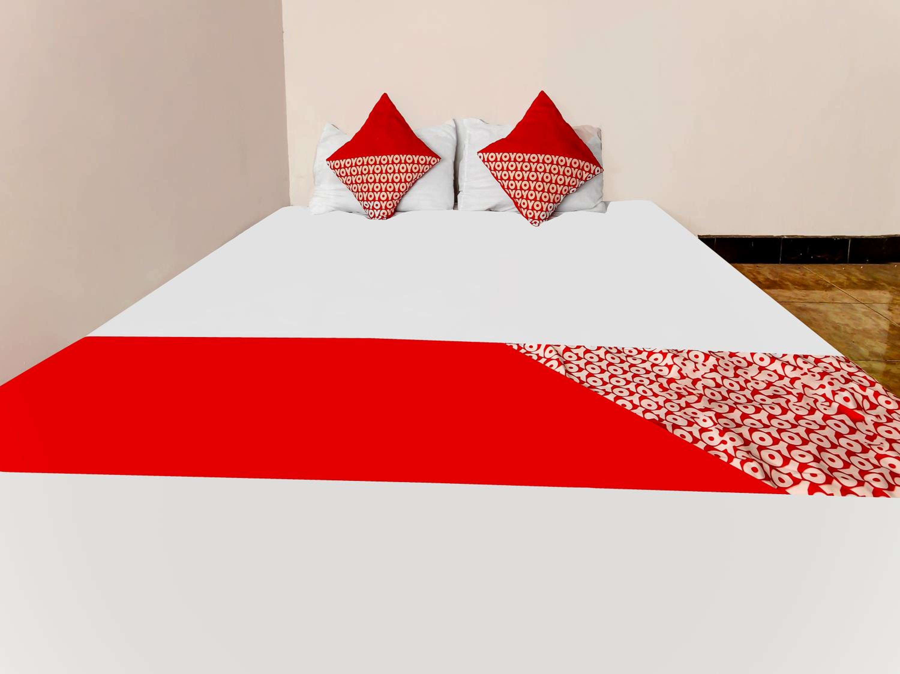 Budget Double Room - Photo 6