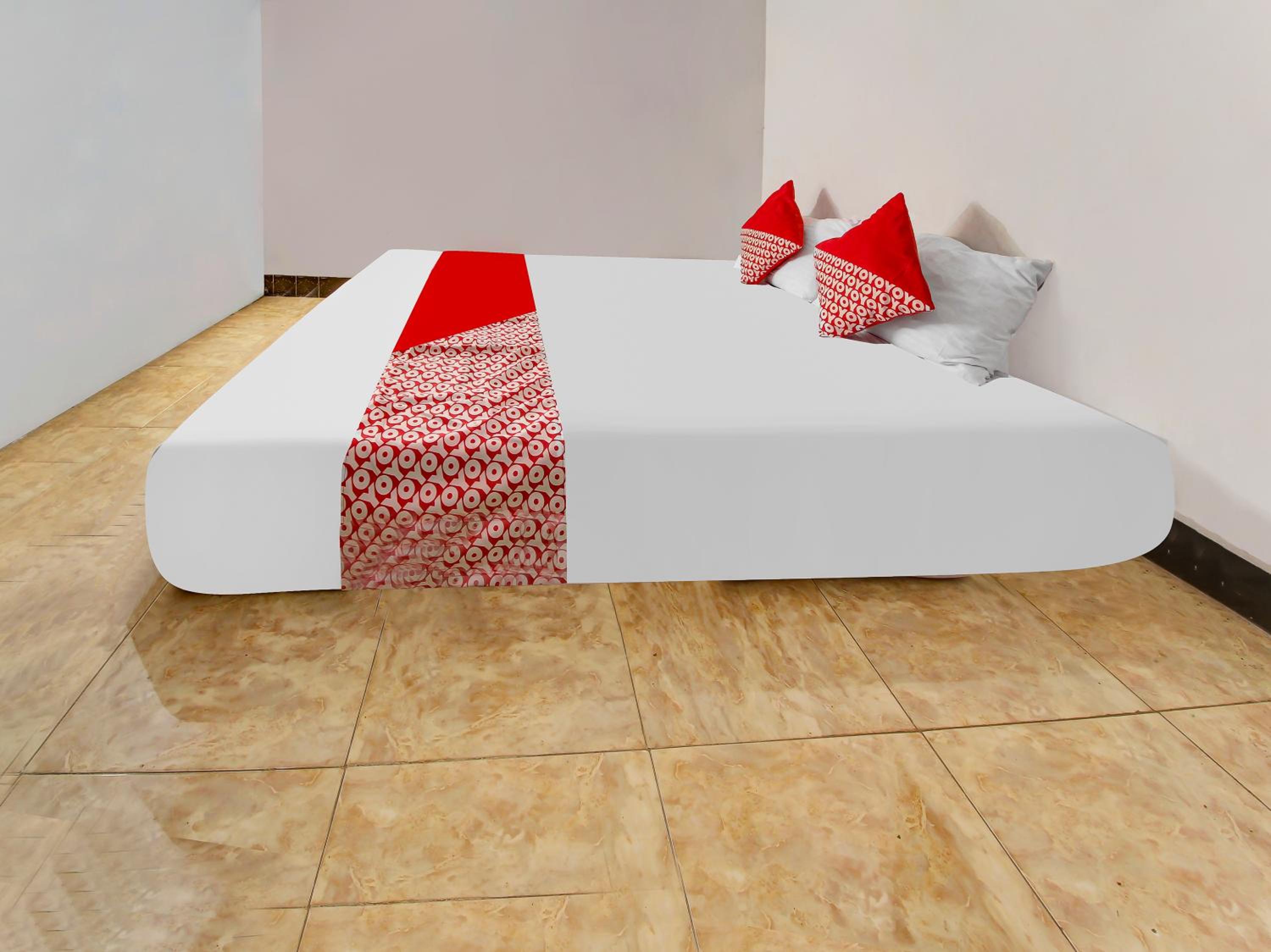 Budget Double Room - Photo 3