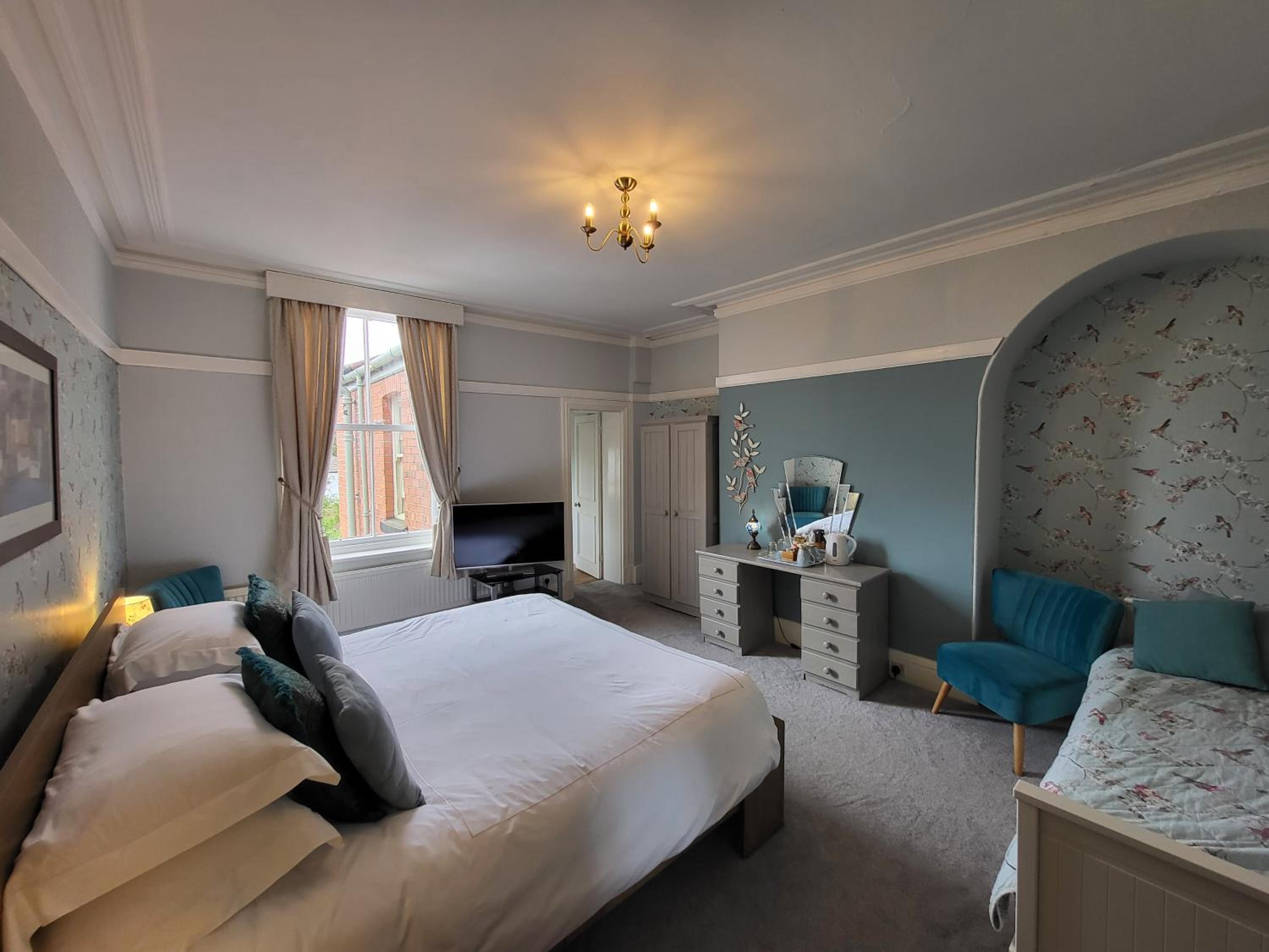 Deluxe Double or Twin Room photo 2