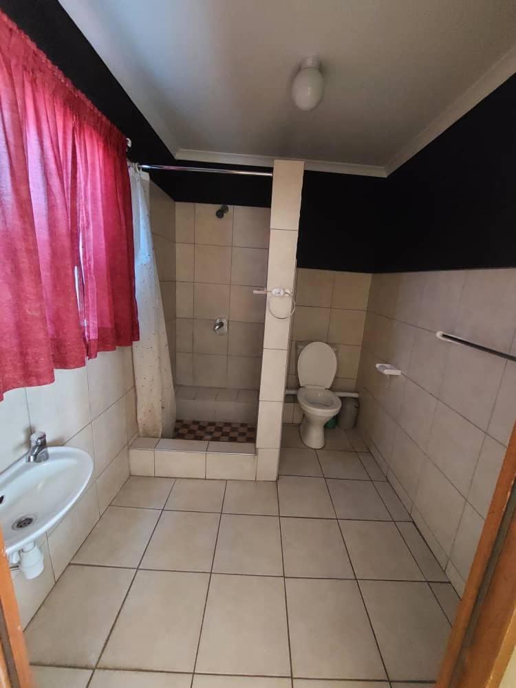 Triple Room with Private Bathroom photo 3
