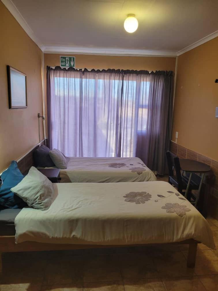 Single Bed in Mixed Dormitory Room photo 3