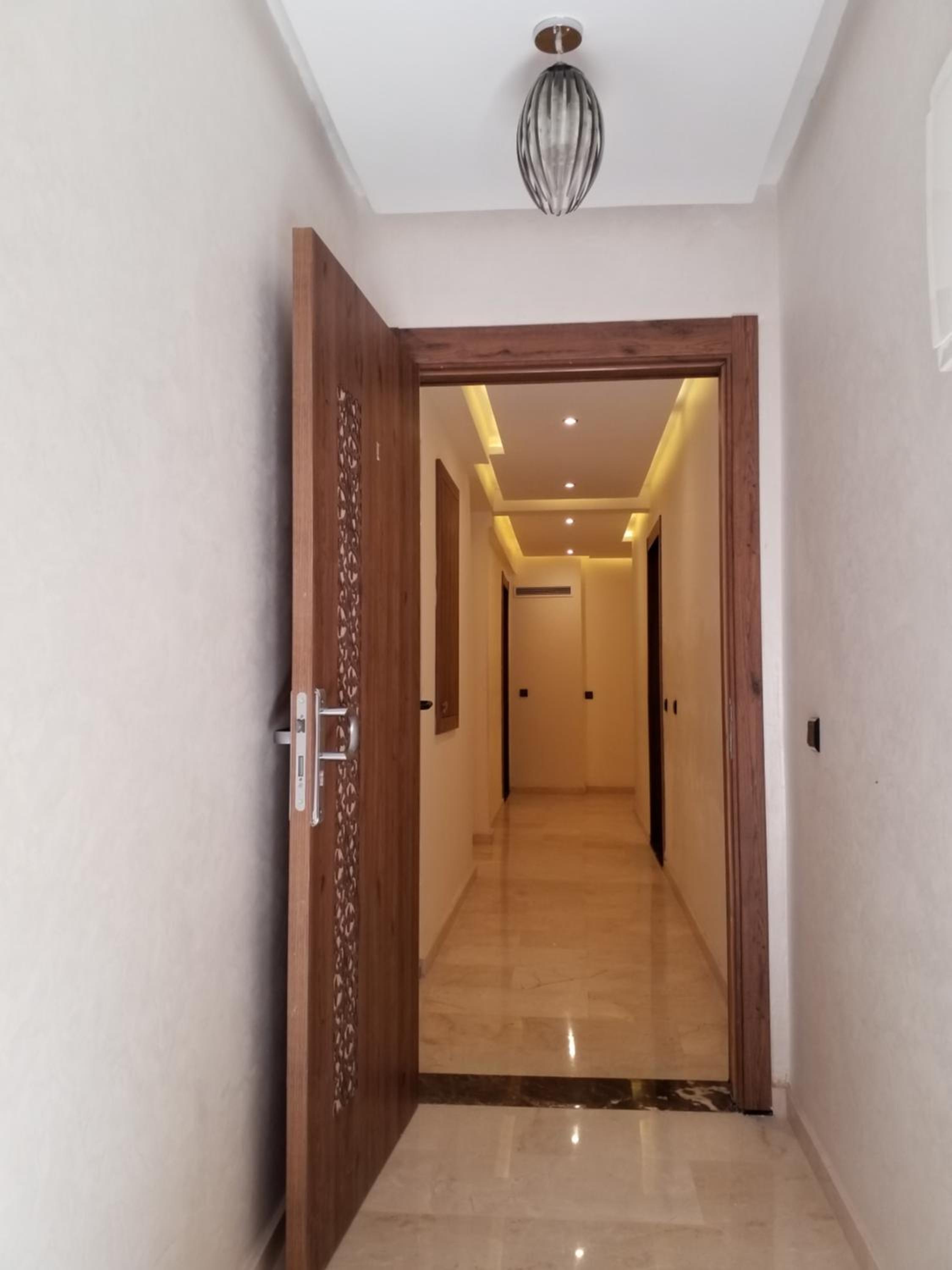 One-Bedroom Apartment - Photo 2